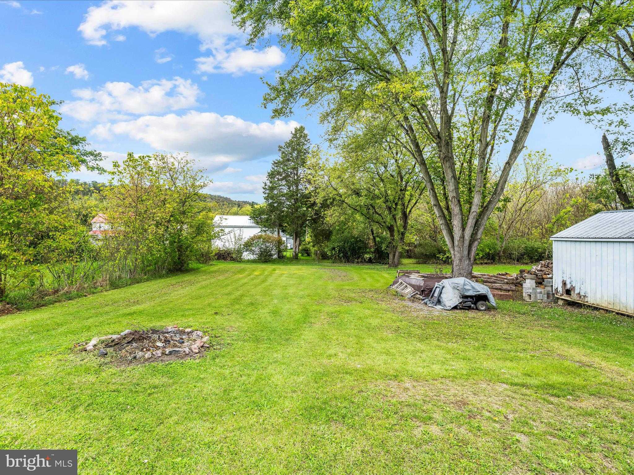 503 Hammond St photo 37