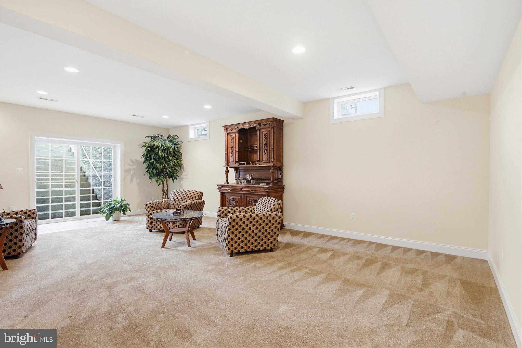 8951 Chapel Ave photo 28