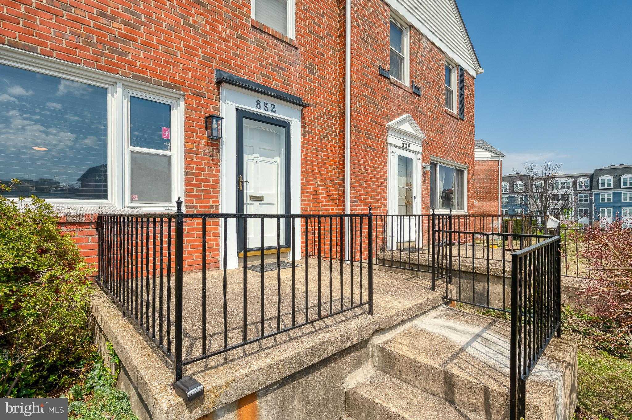 852 Bosley Ave photo 4