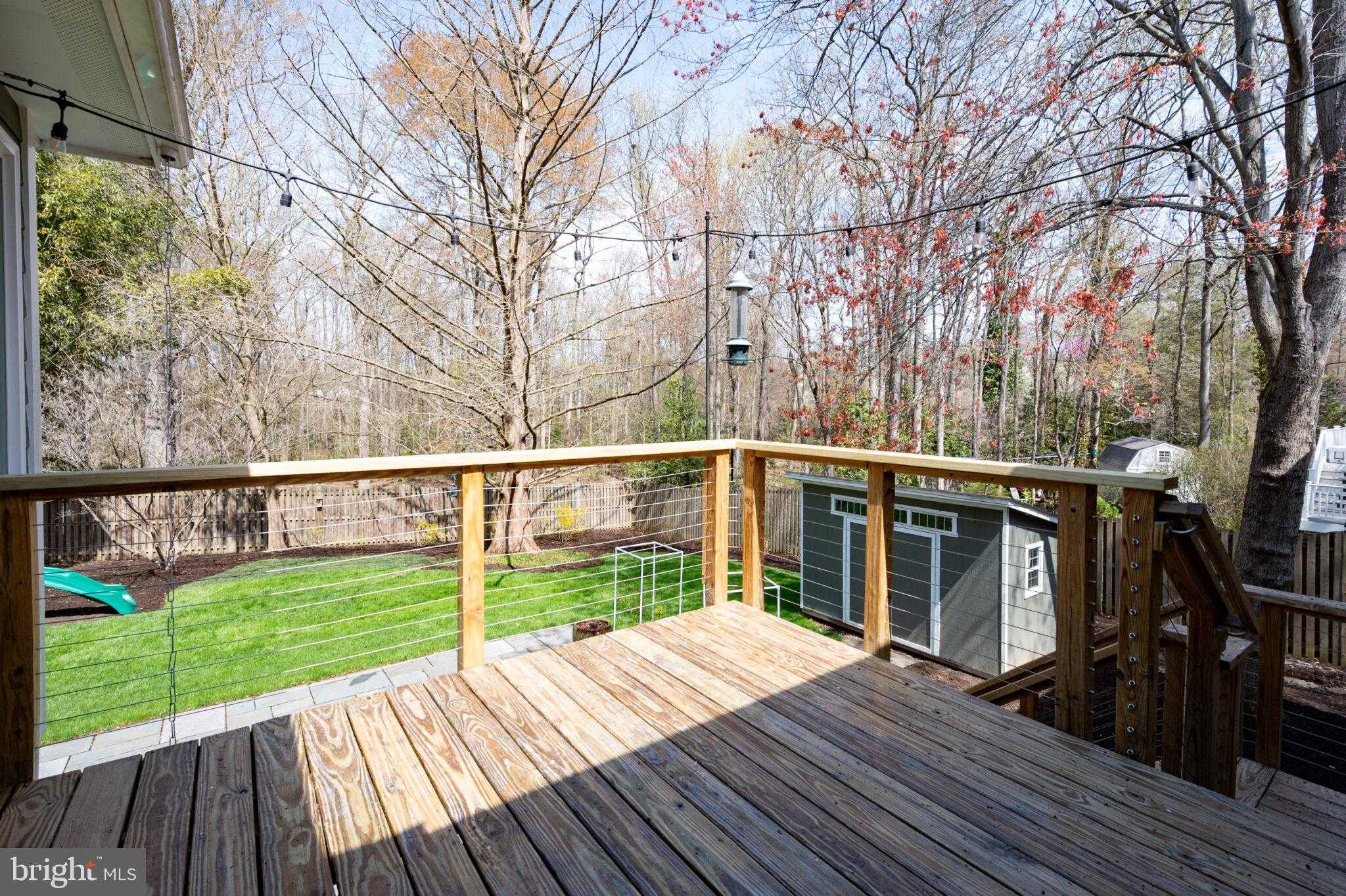 8907 Camden St photo 39