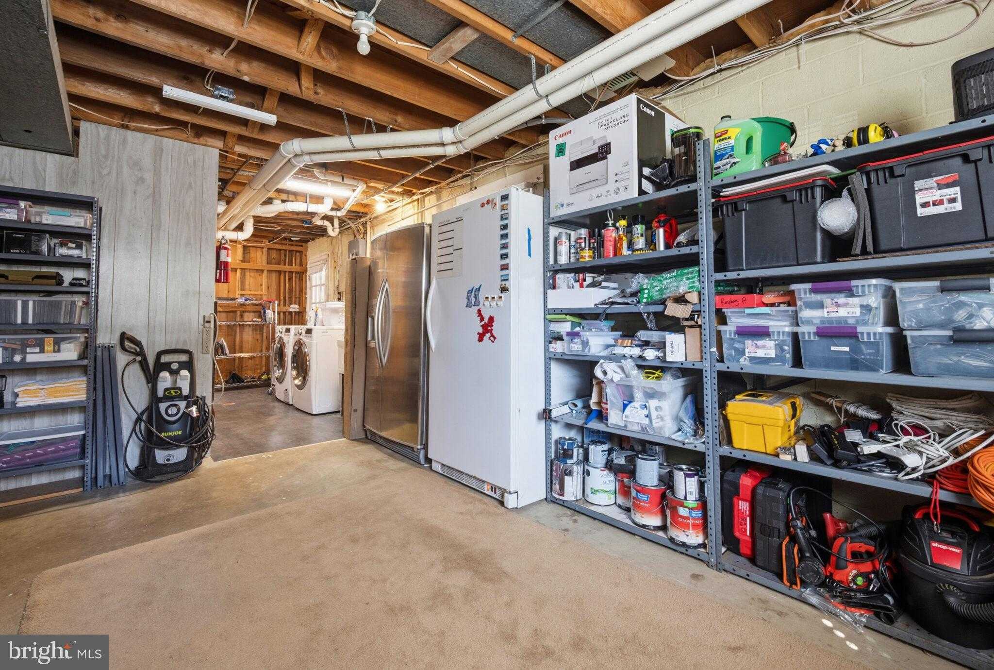 8907 Camden St photo 52