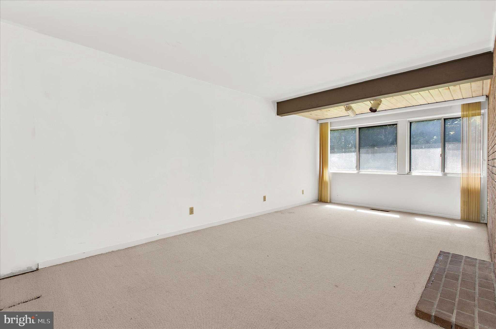 7 Stone Hollow CT photo 13