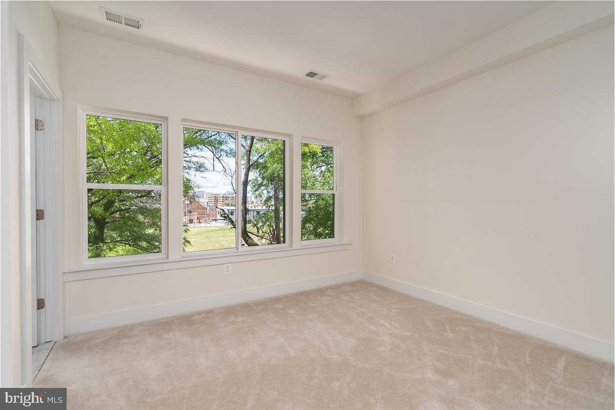 25 S Bethel St photo 27