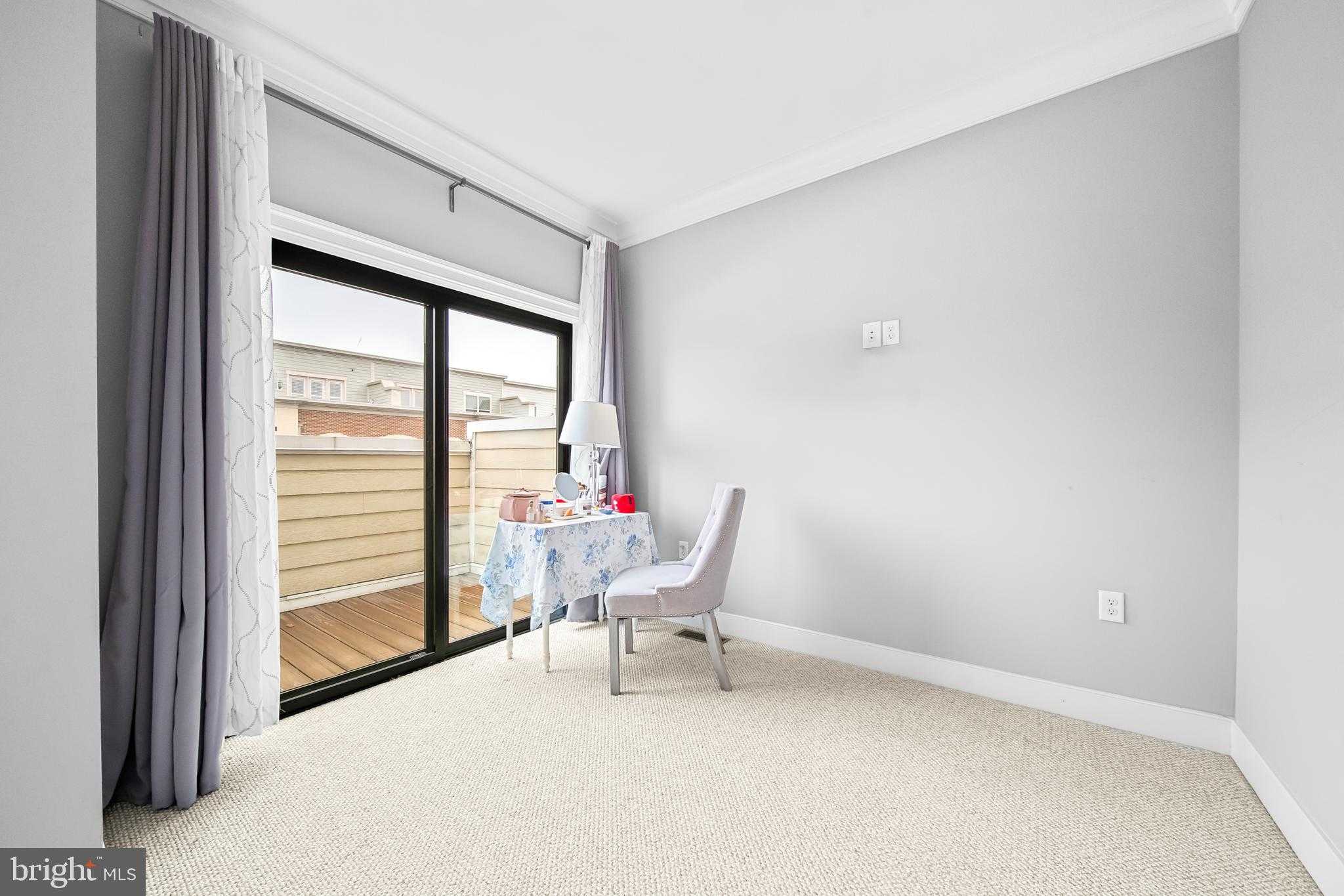 43567 Michigan Sq photo 27