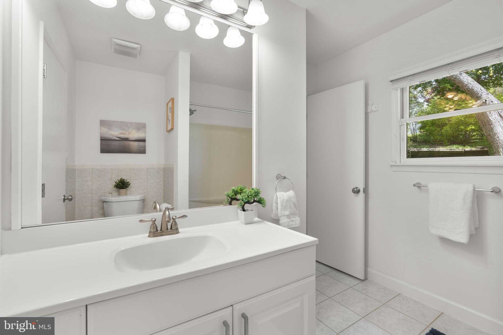 25 Leeland Rd photo 23