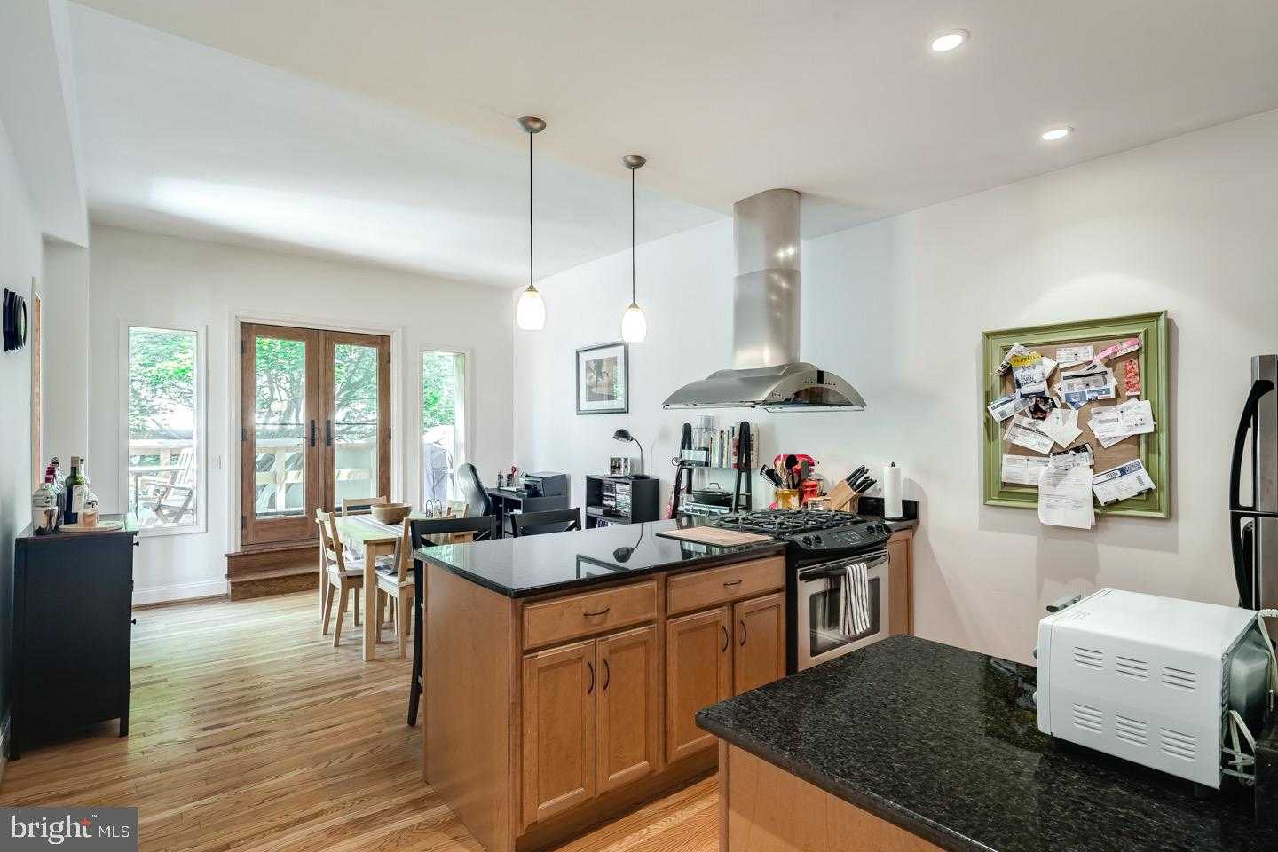 1725 Pine St photo 19