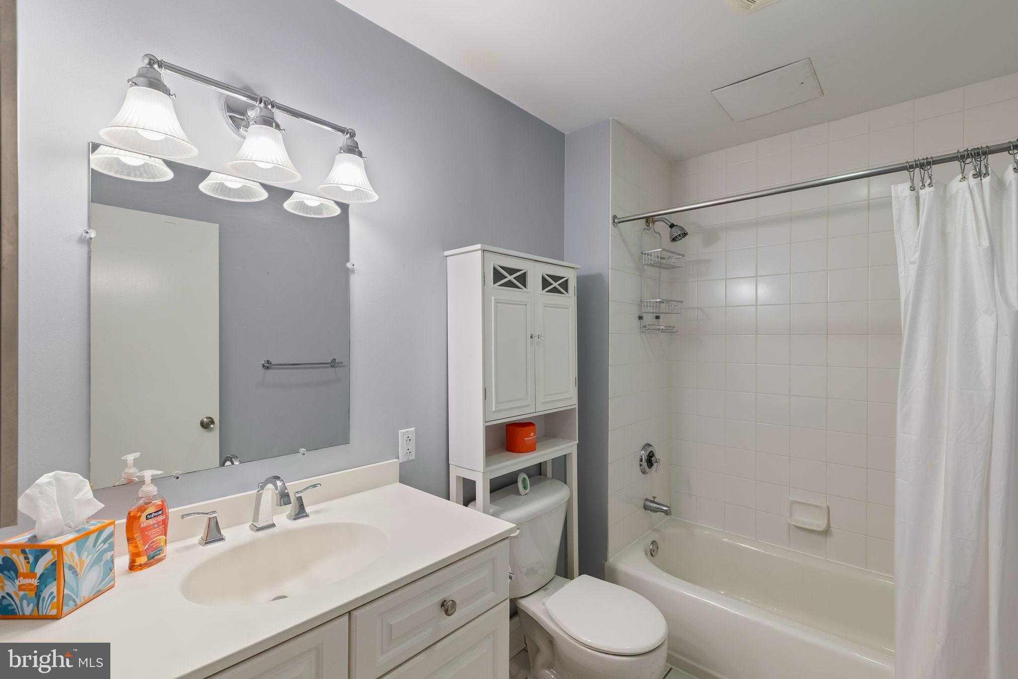 1900 Hamilton St Unit D19 photo 24