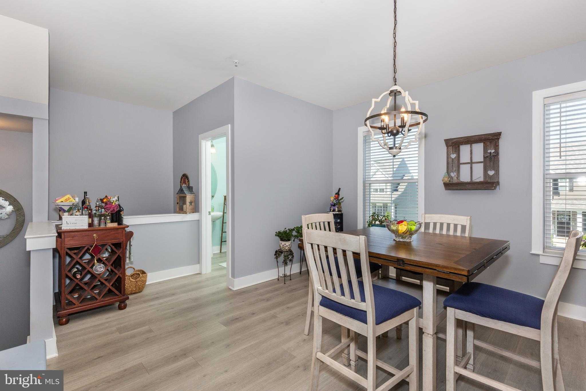 2723 Town View Cir photo 6