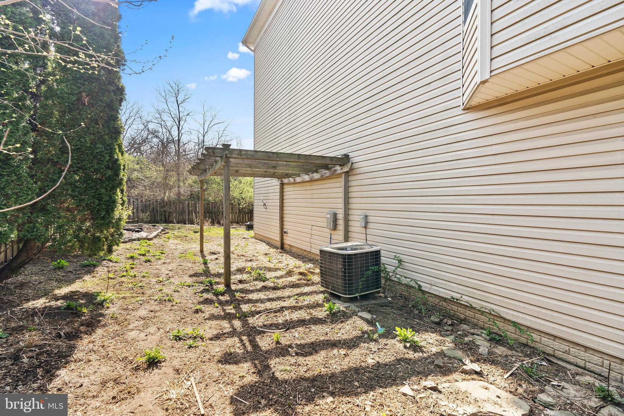 826 Monet Dr photo 32