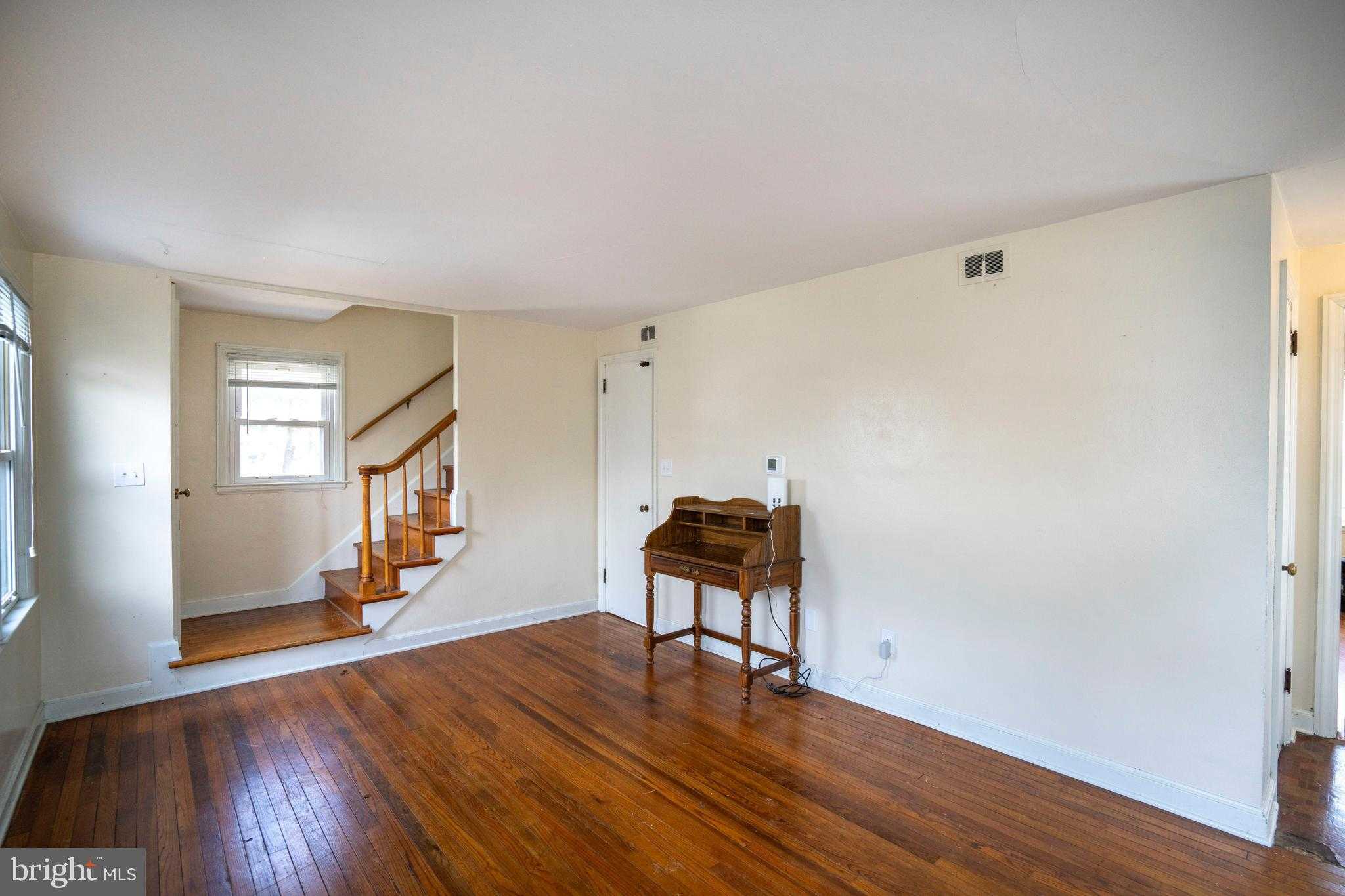 1113 S Allen St photo 6