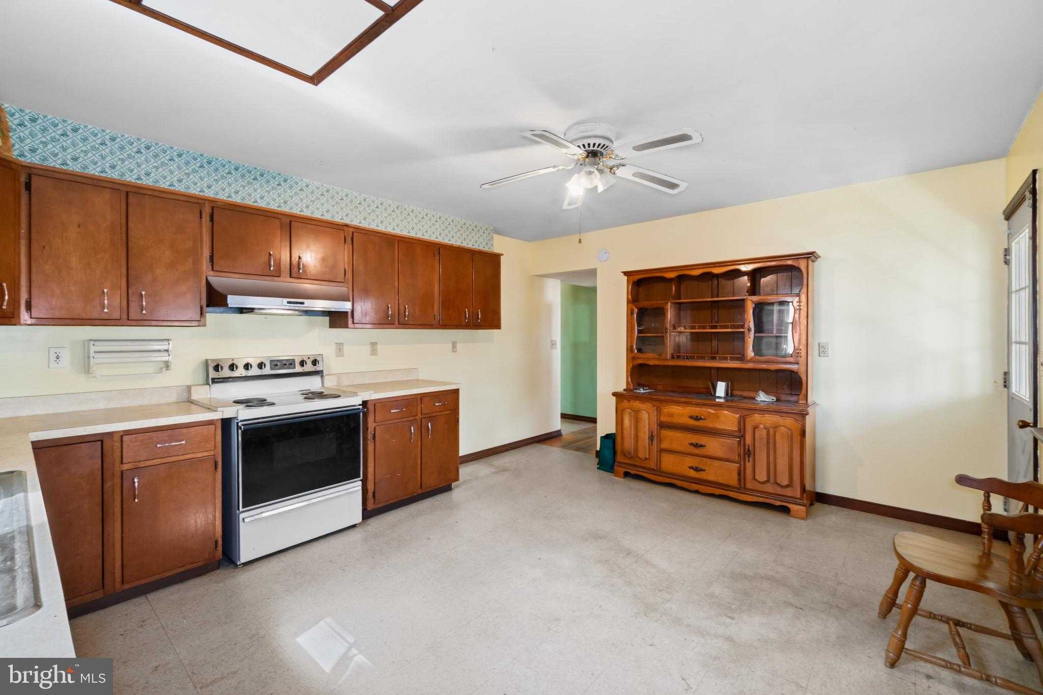 706 203rd St photo 7