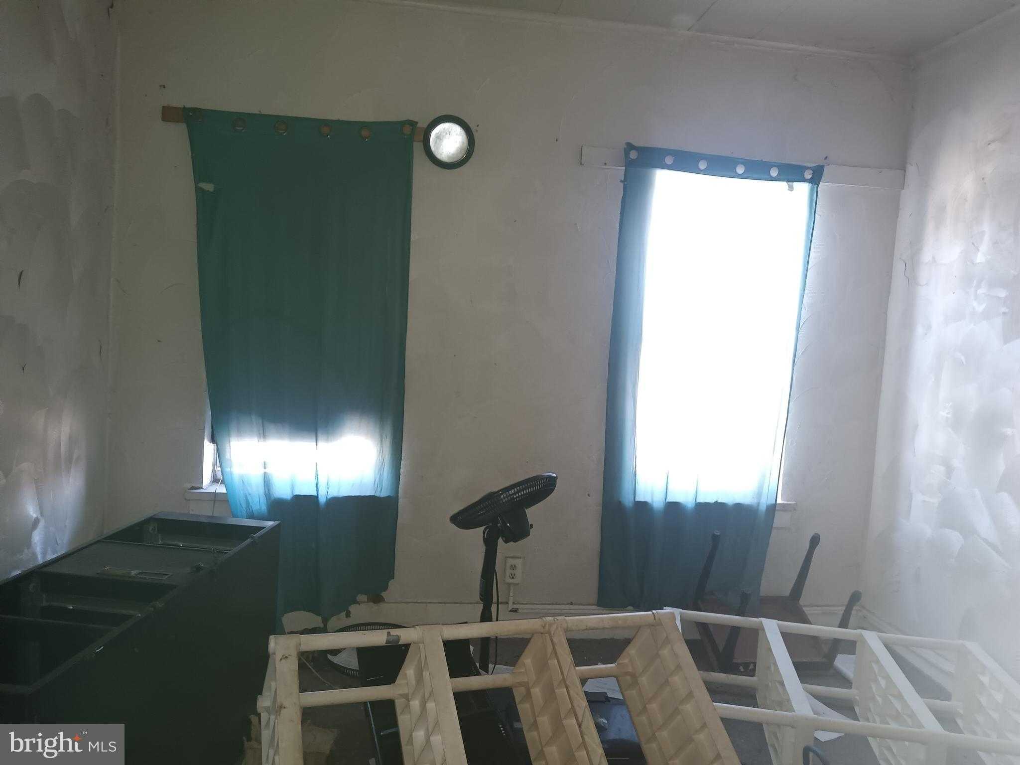 2535 E Monument St photo 5