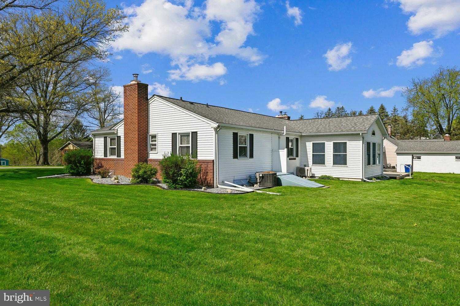 438 Hook Rd photo 17