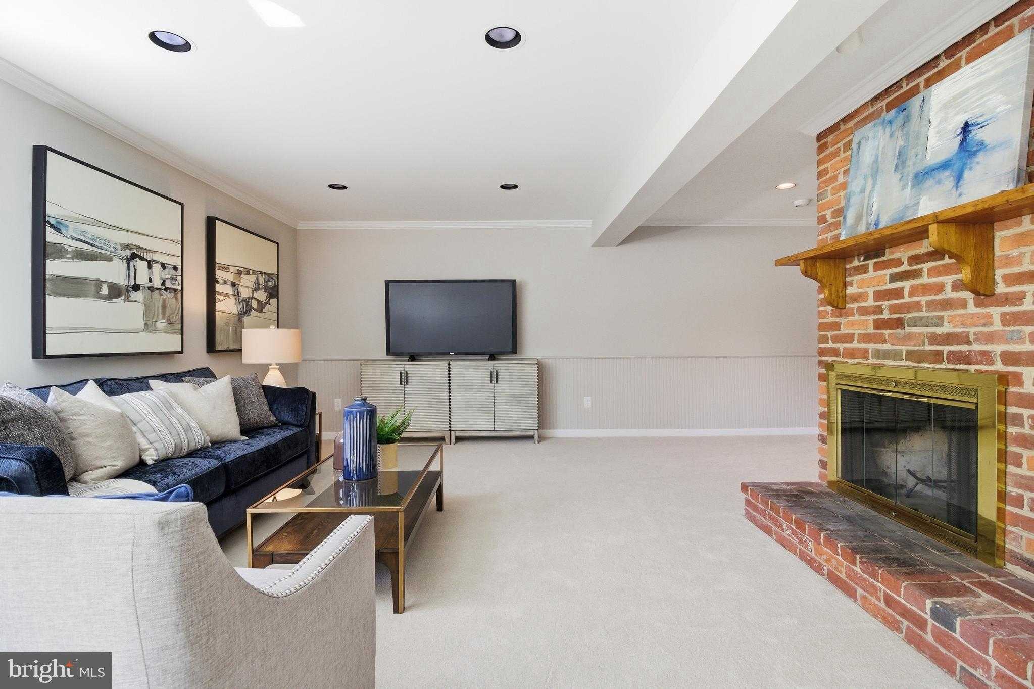 9924 Pinehurst Ave photo 24