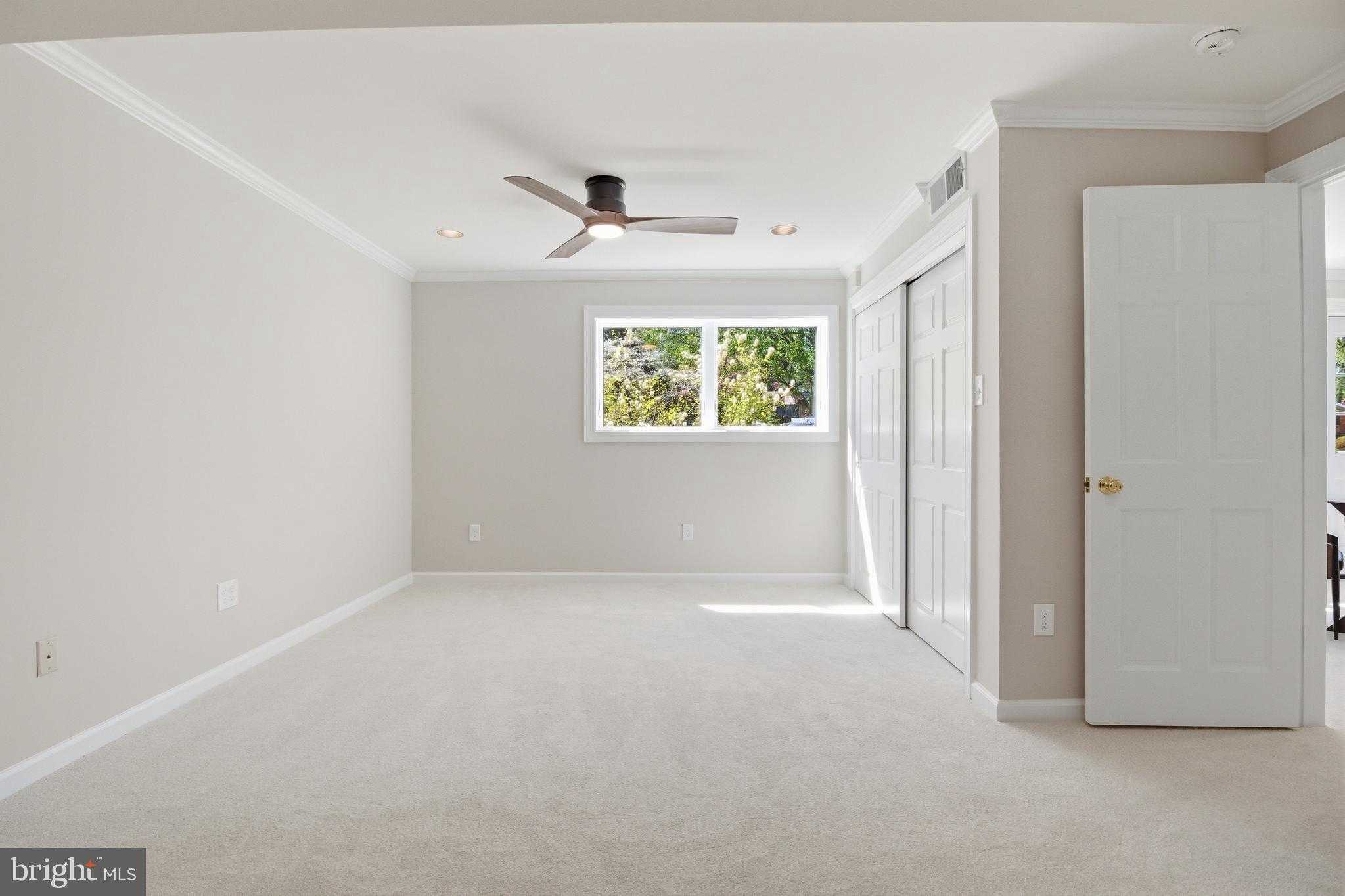 9924 Pinehurst Ave photo 28