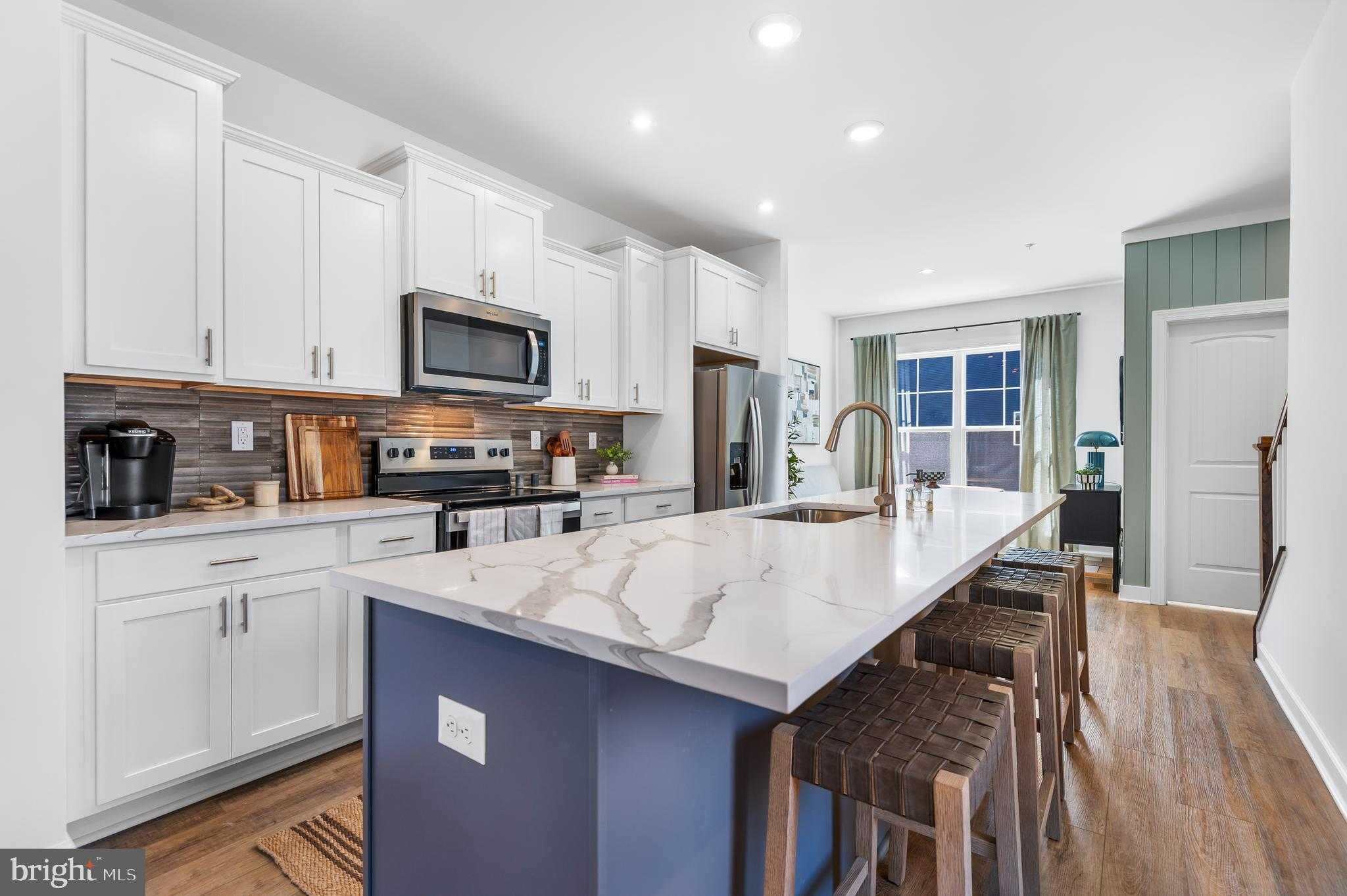 712 Bur Oak Ct photo 5