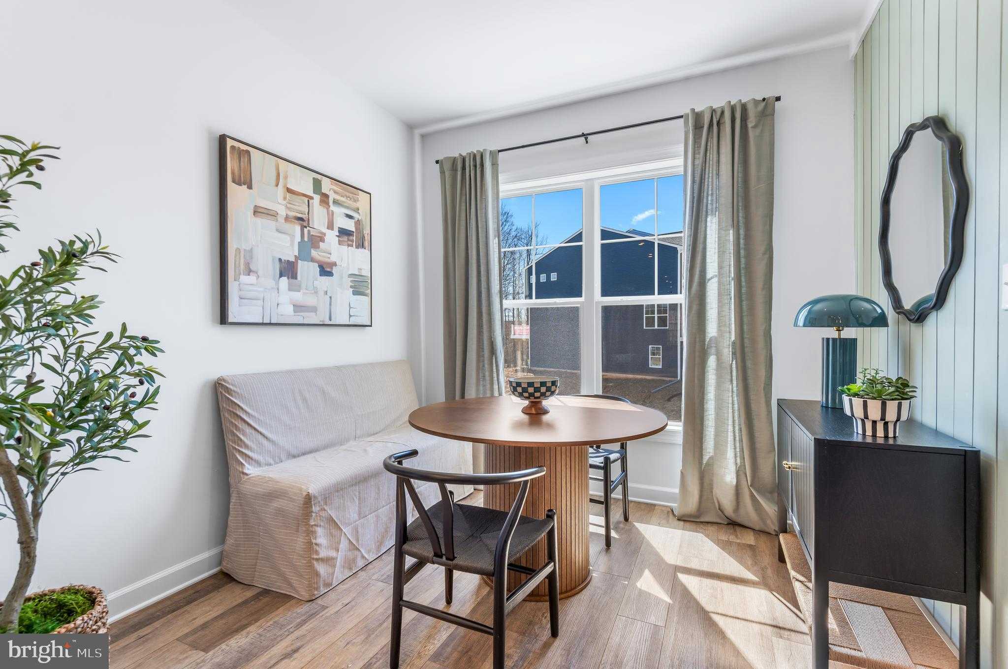 718 Bur Oak Ct photo 7