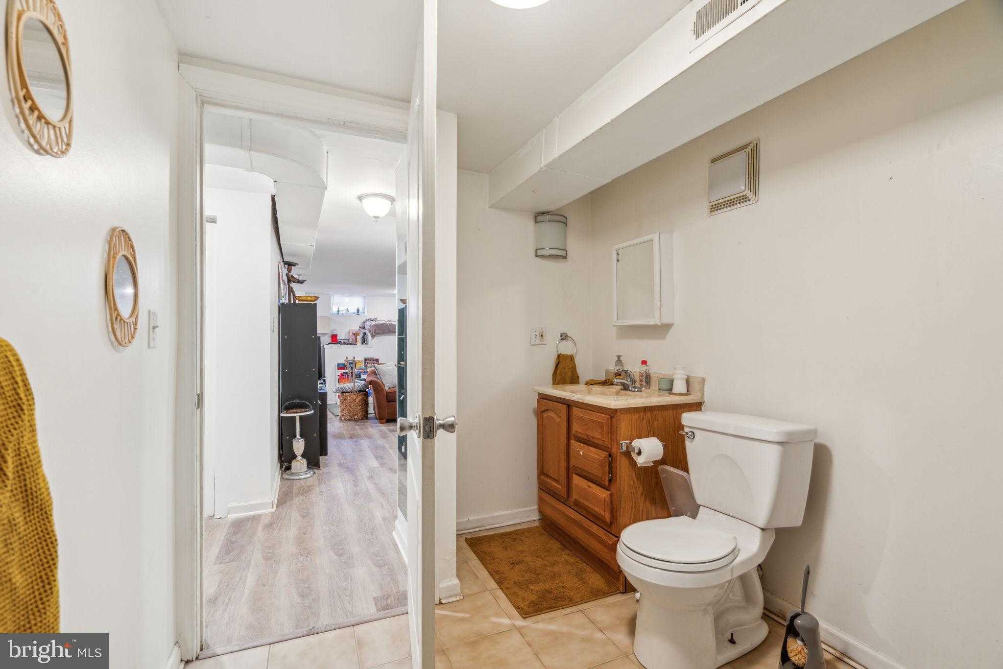 1921 Poplar St photo 9