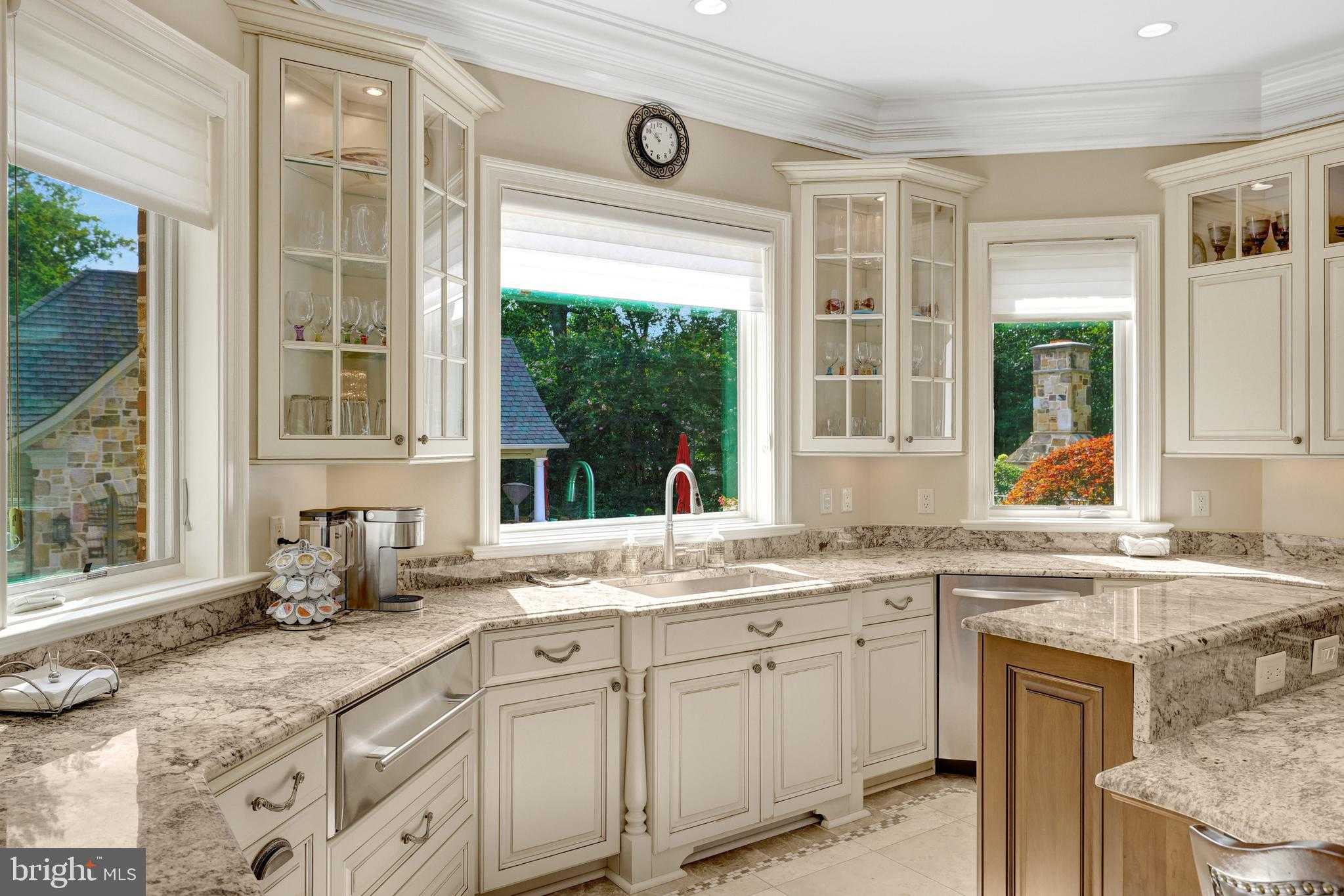 1239 Daleview Dr photo 15