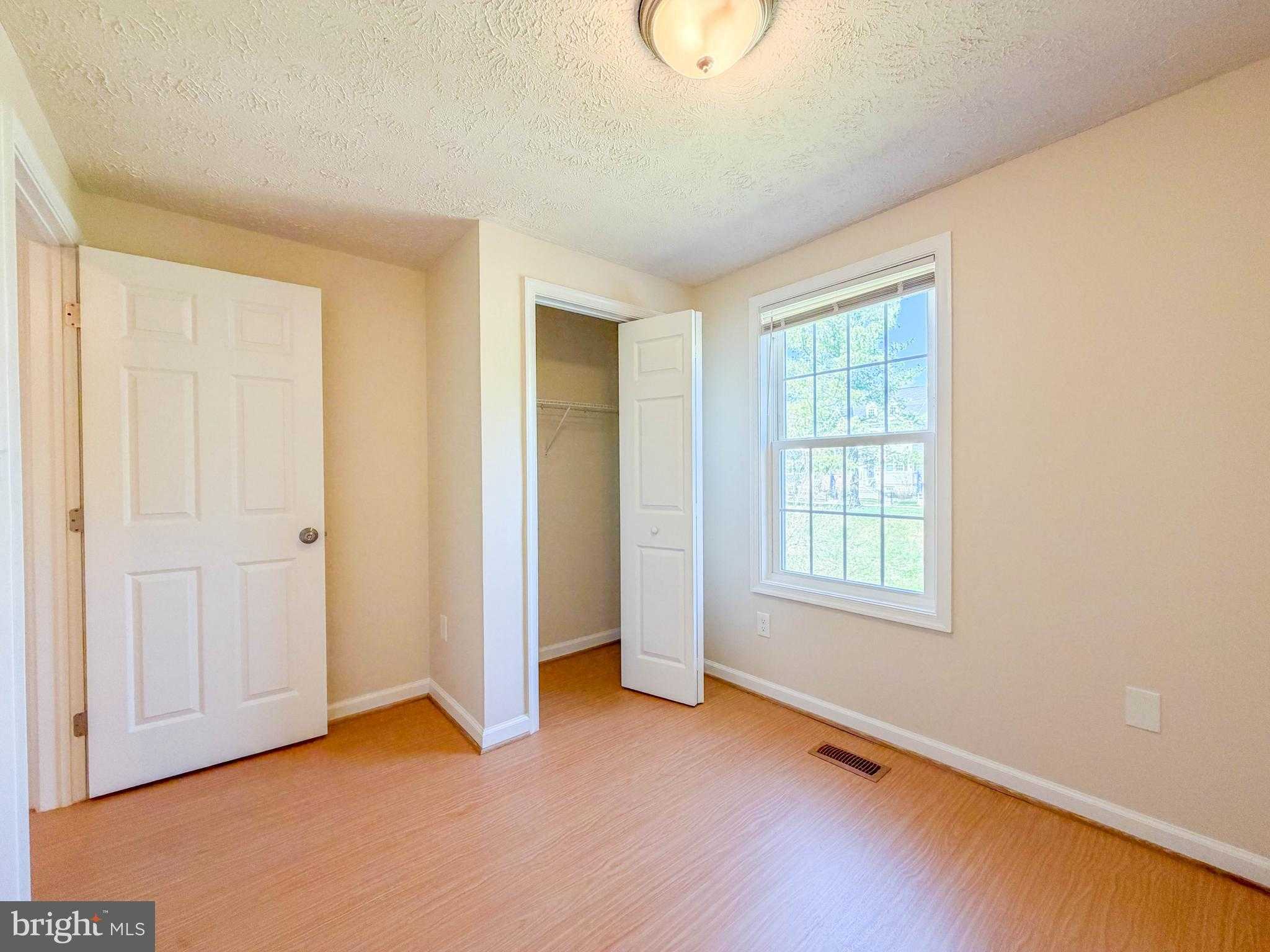 54 Triple Crown CT photo 23