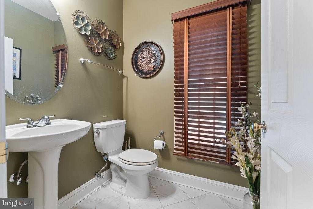 16492 Hayes Ln photo 34