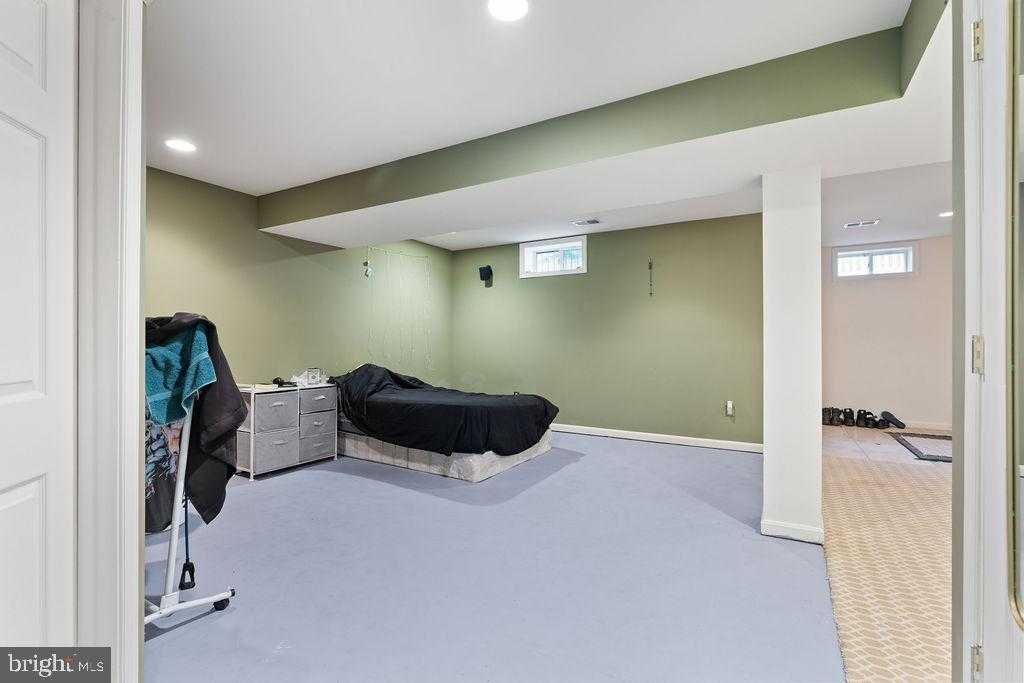 16492 Hayes Ln photo 41