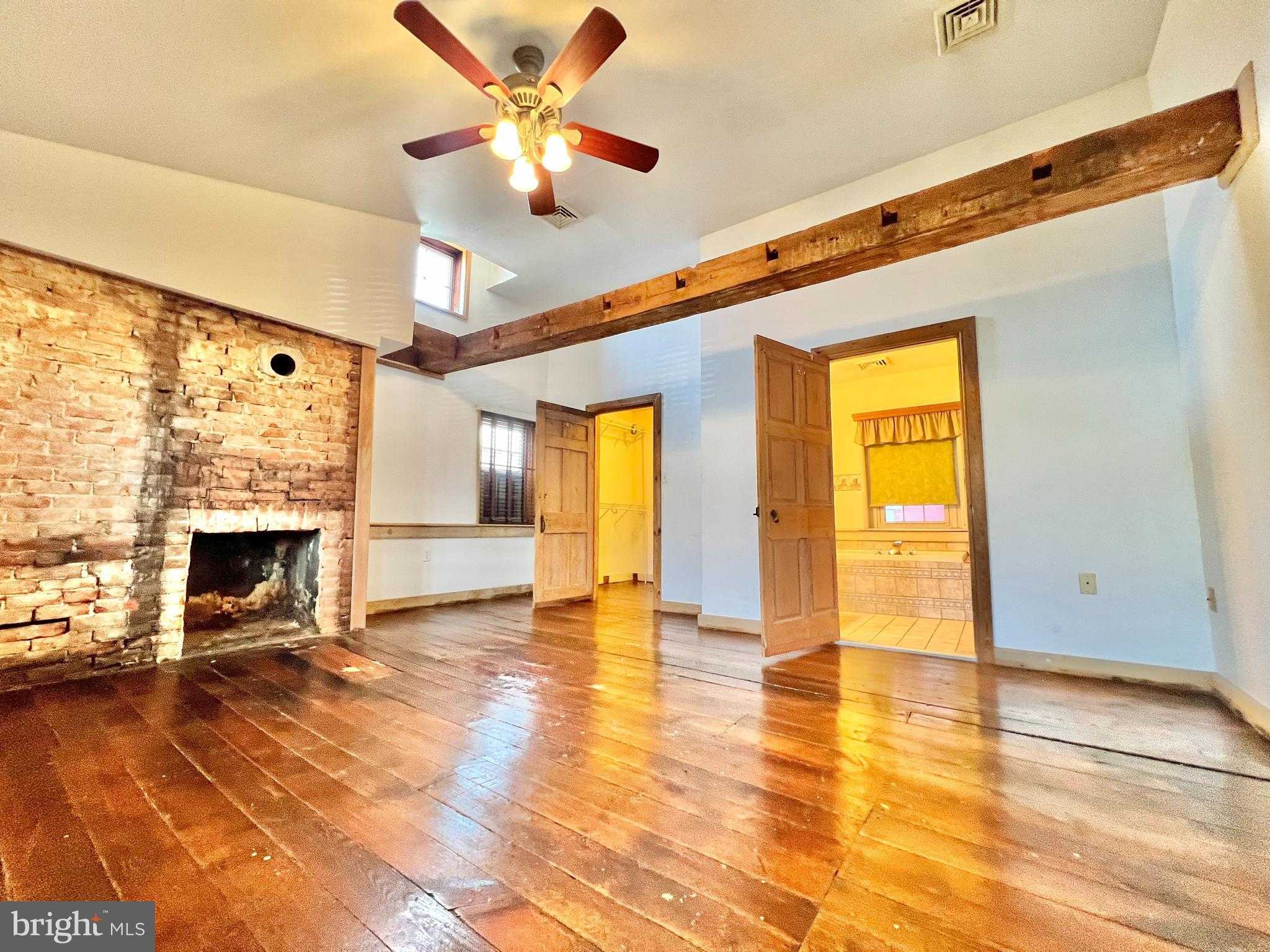 203 W Franklin St photo 30