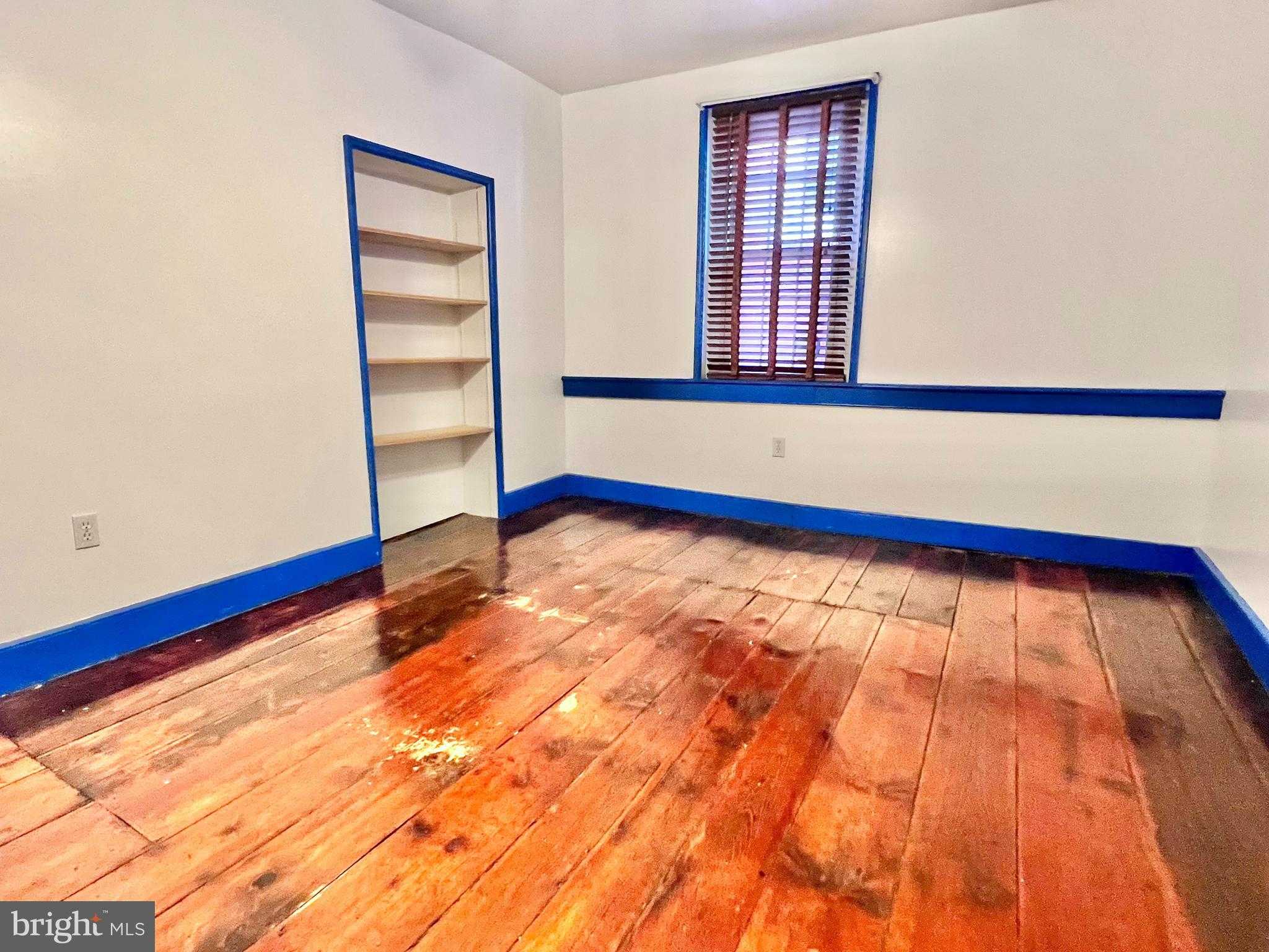 203 W Franklin St photo 41