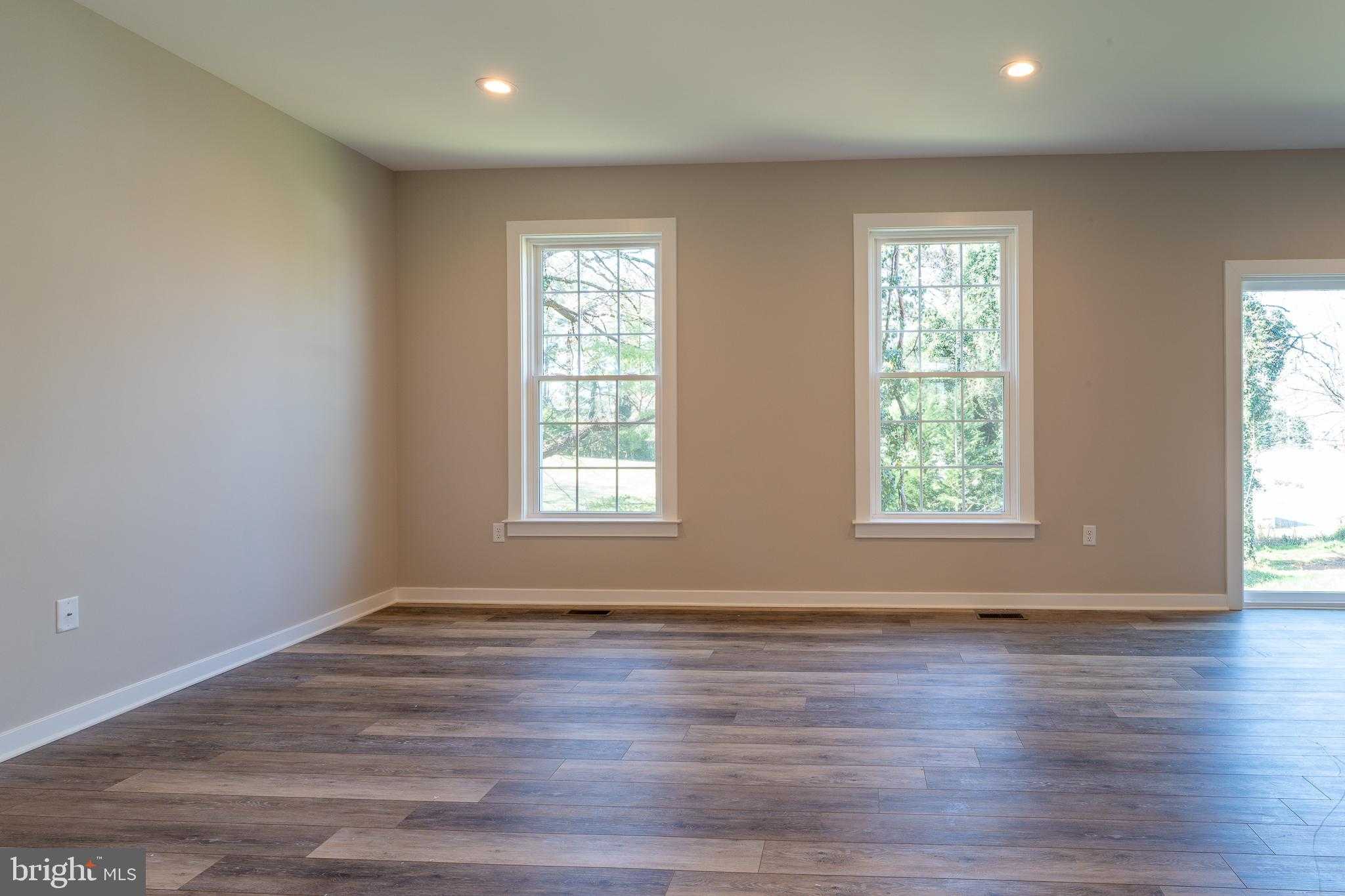 136 S Almond St photo 15