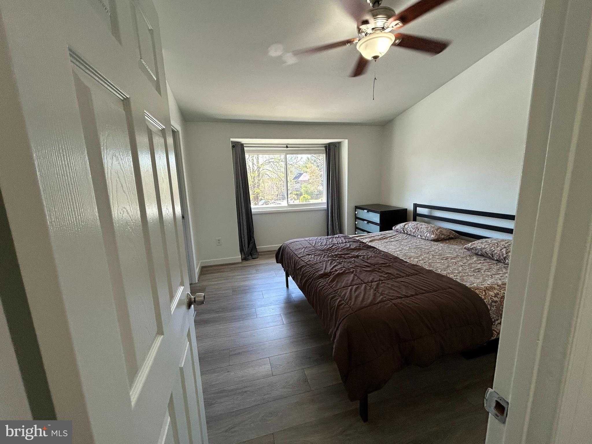 9456 Merryrest Rd photo 13