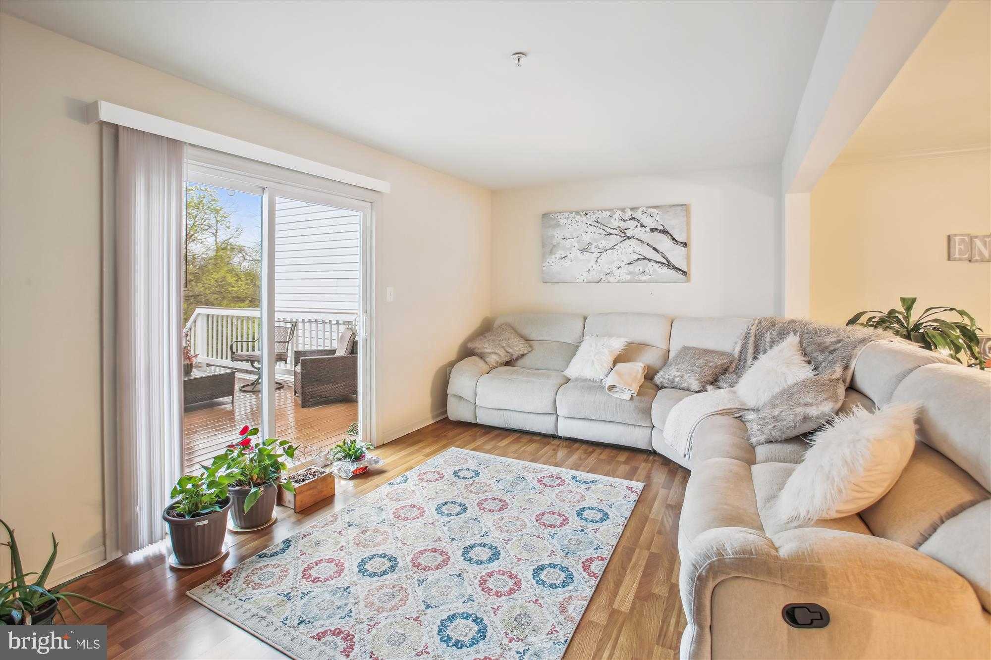 942 Monet Dr photo 15