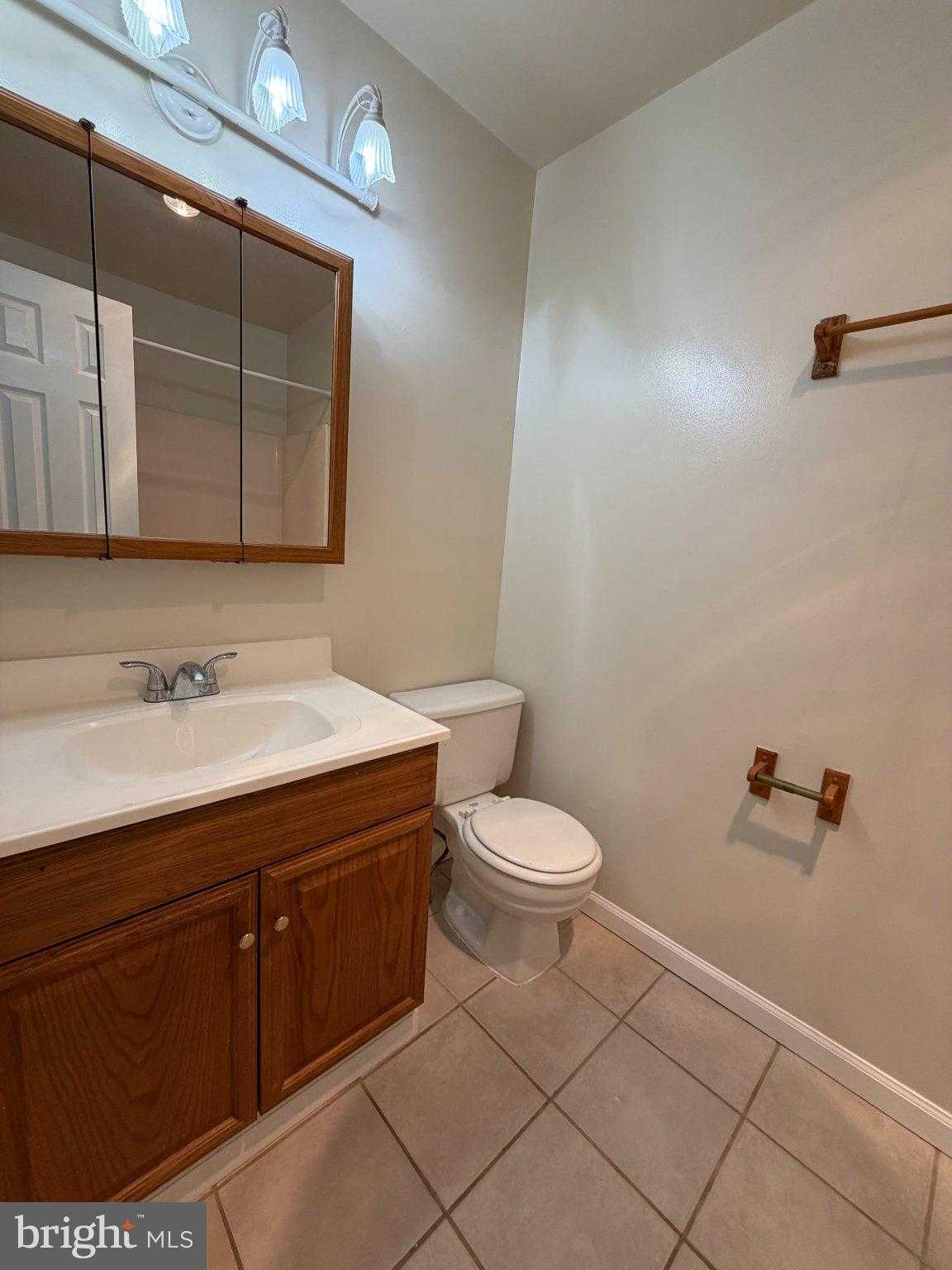 2404 Whitpain Hls photo 27