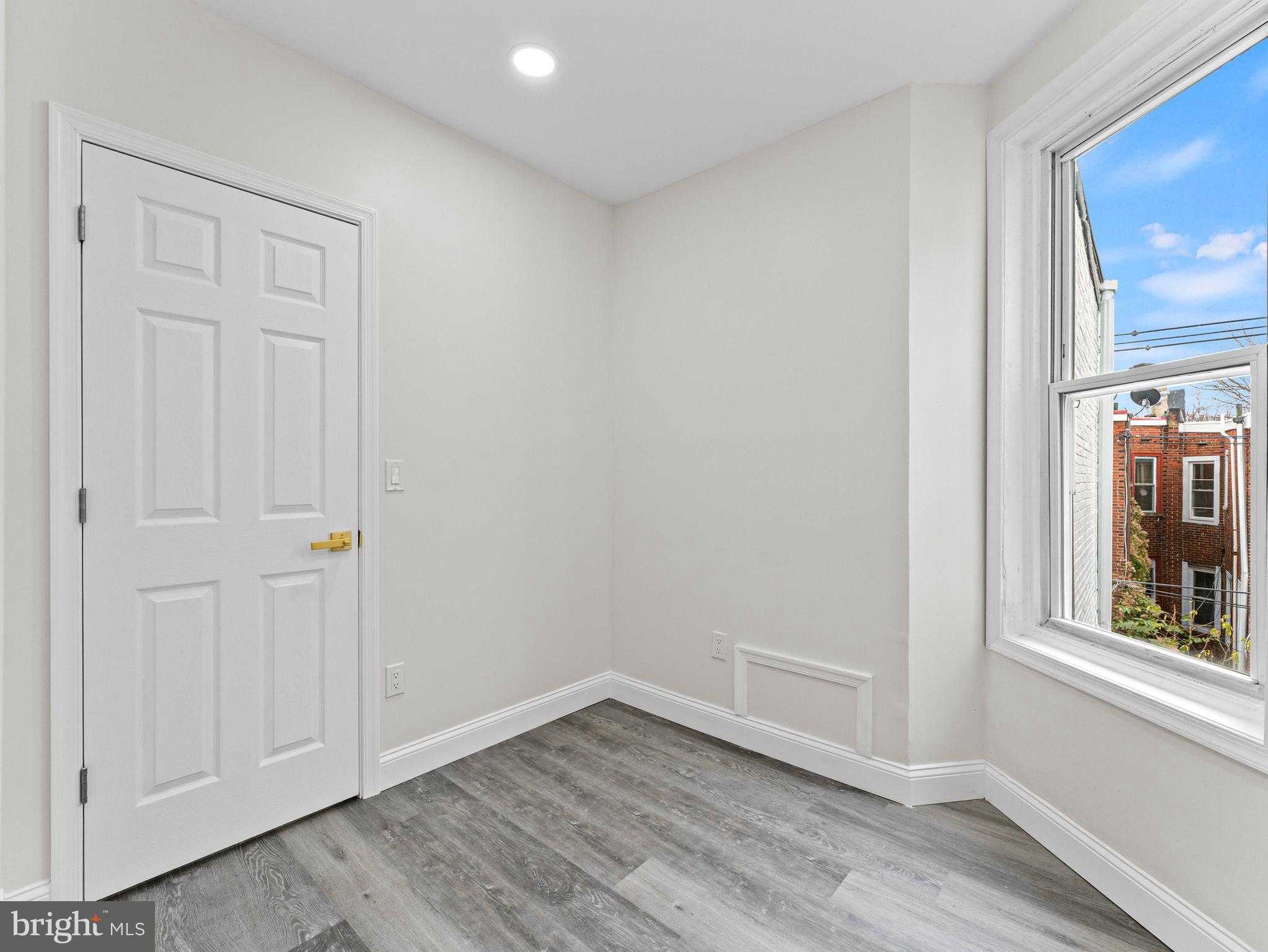 5422 Regent St photo 21