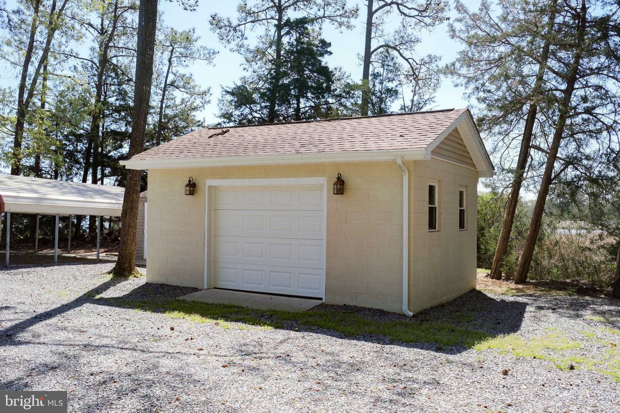 529 Morattico Creek Rd photo 32