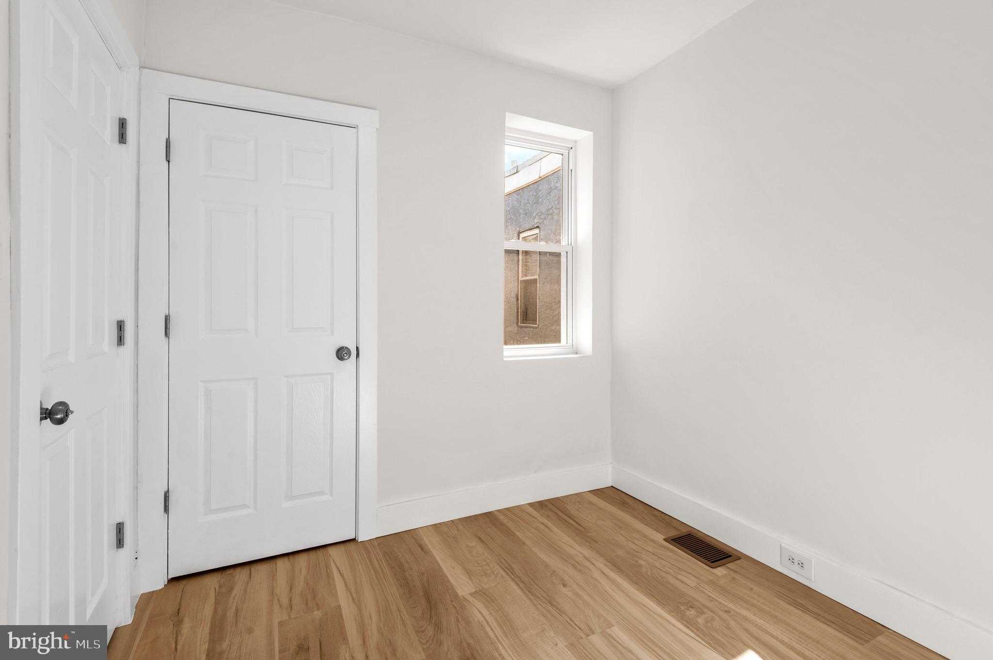 131 S 54th St photo 13