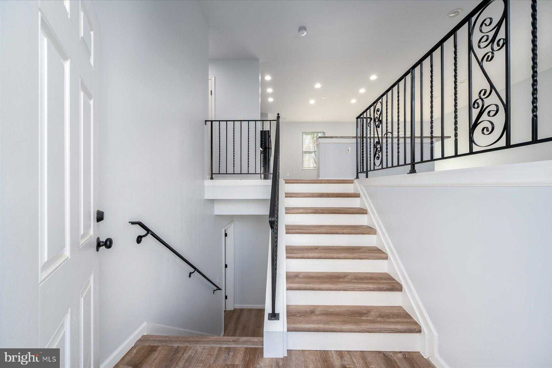 2740 Stavors Rd photo 2