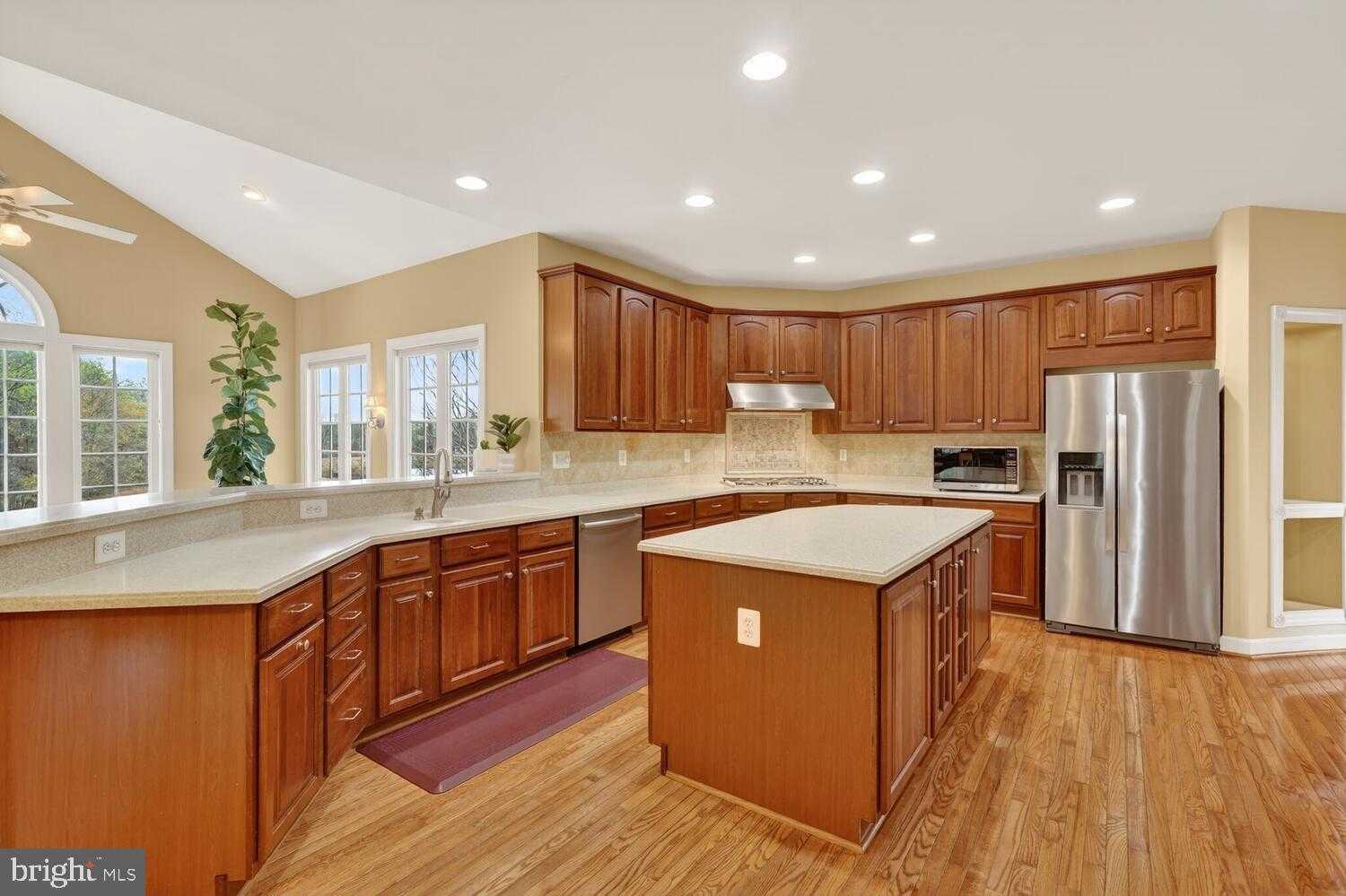 401 Hilton Head CT photo 23