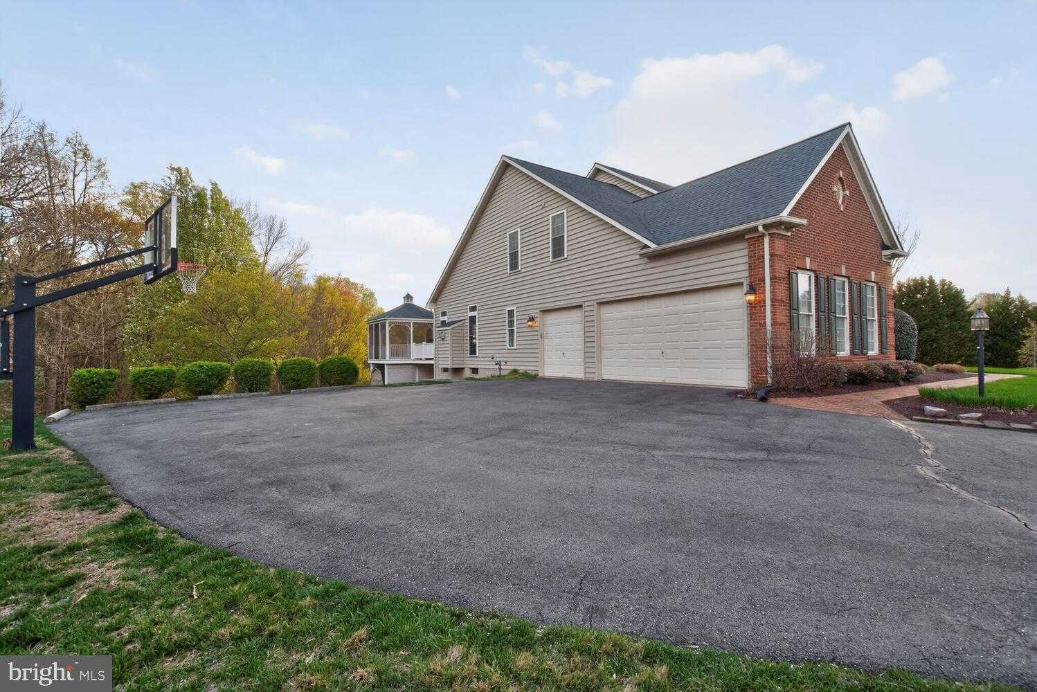 401 Hilton Head CT photo 6