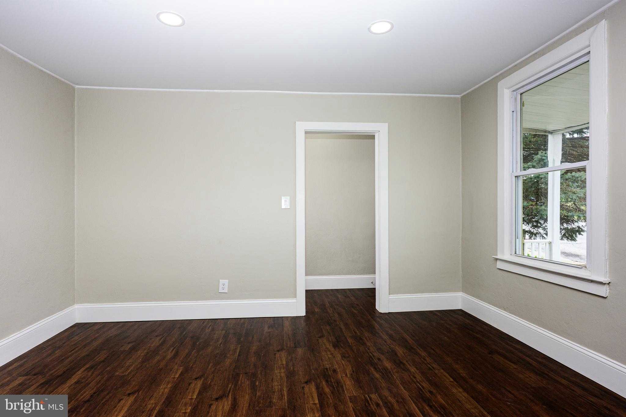 93 Pennsylvania Ave photo 8