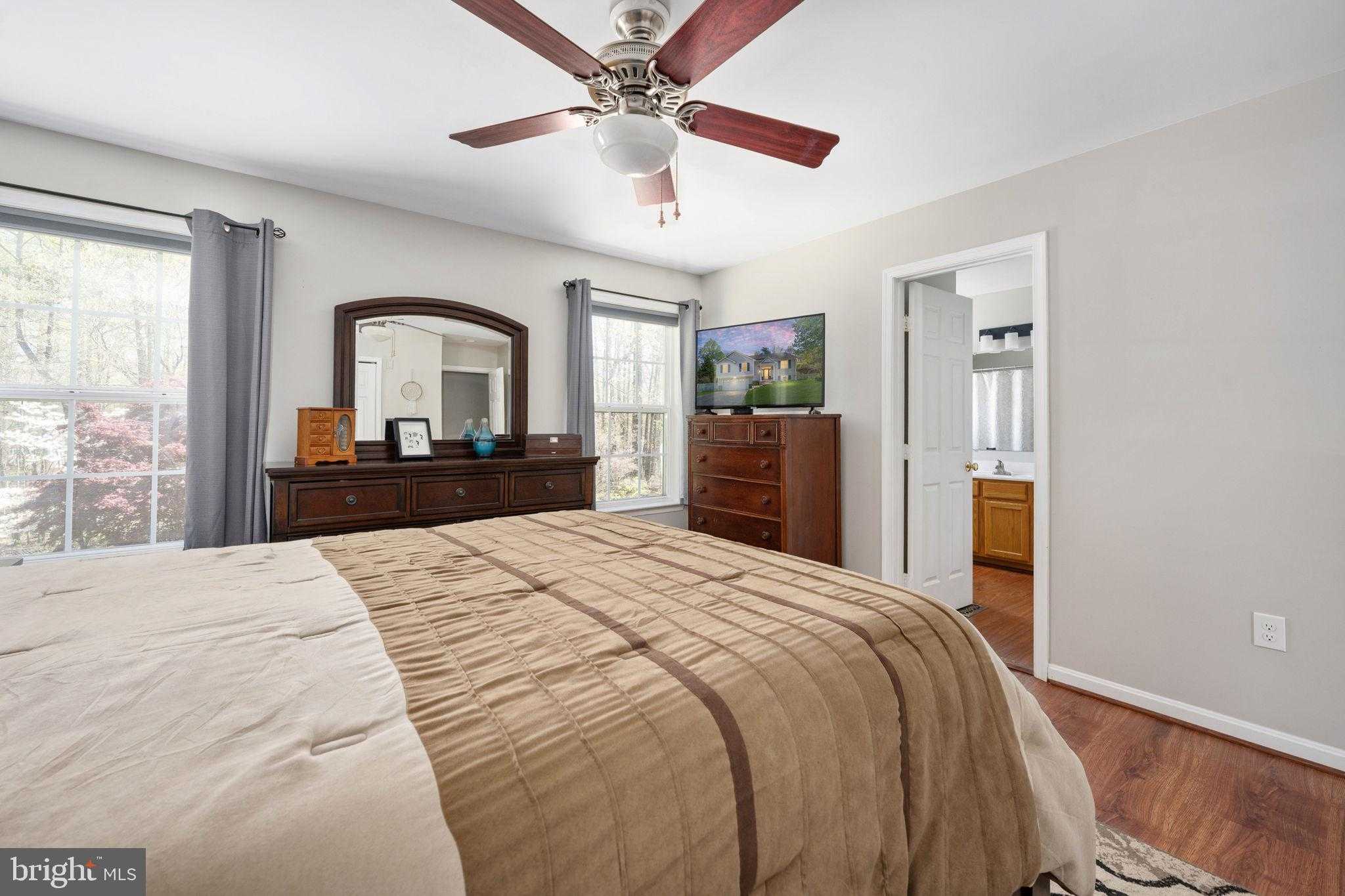 19 Acacia CT photo 21