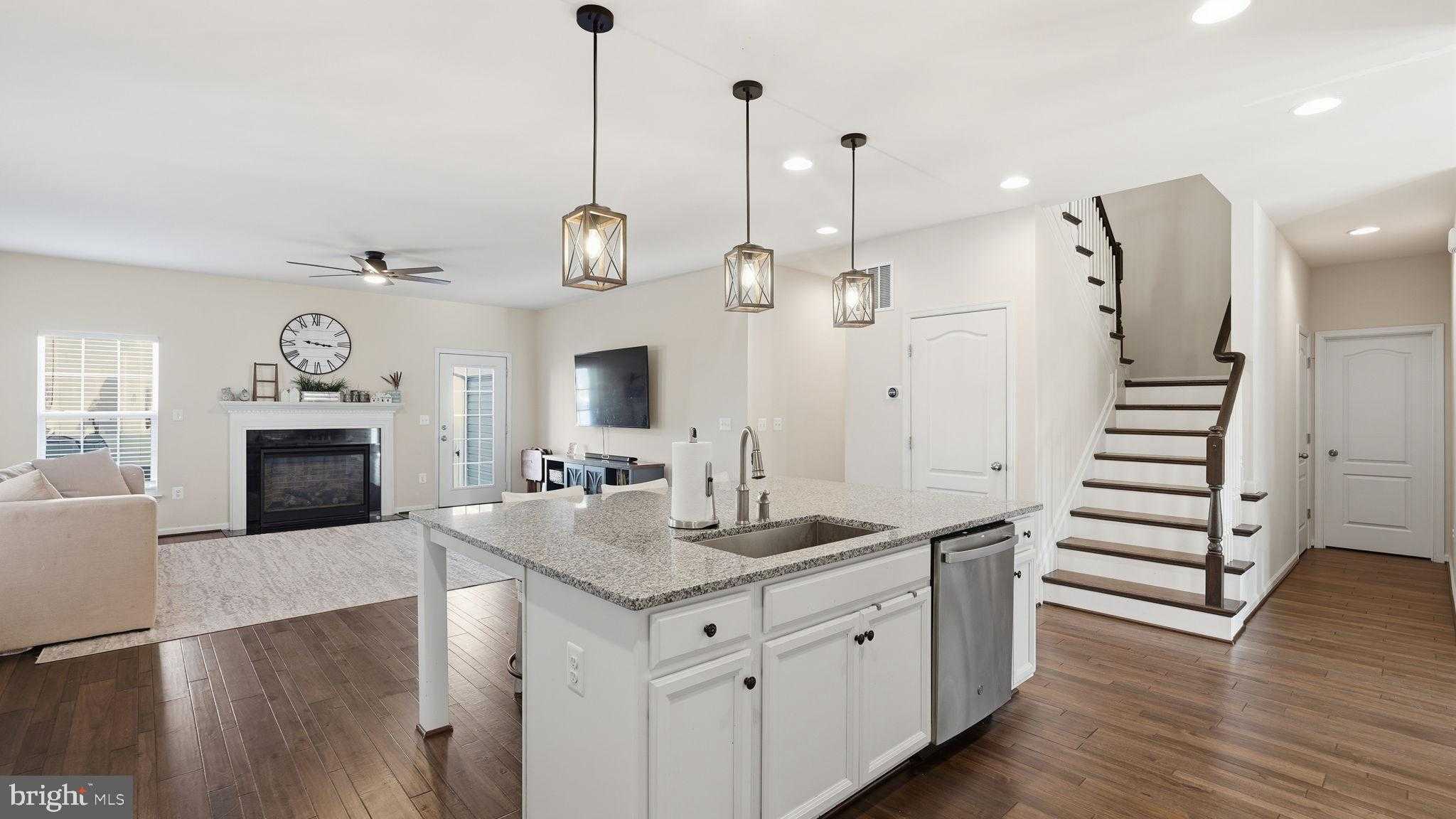 1050 Coriander Ln photo 11