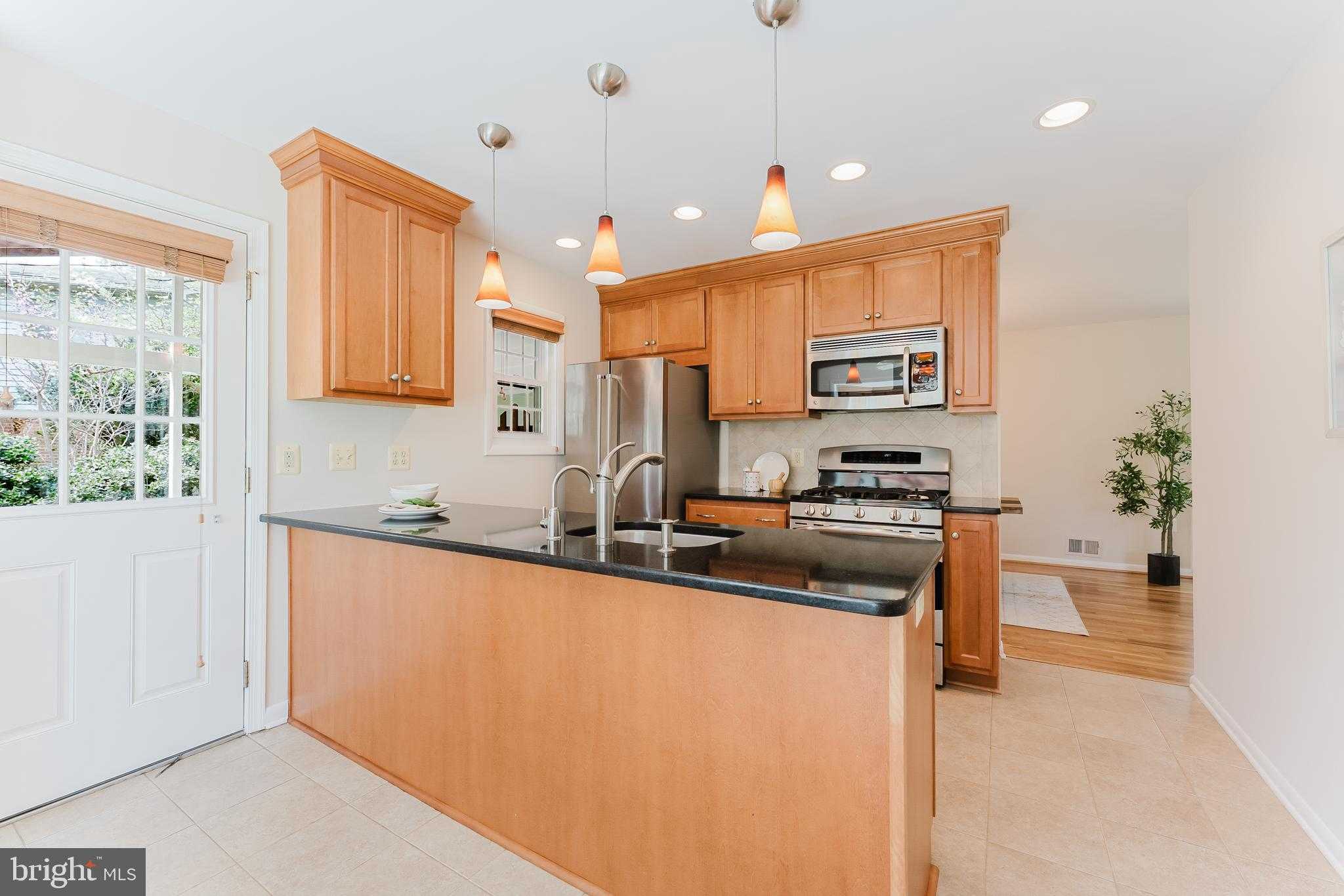 8608 Queen Elizabeth Blvd photo 14