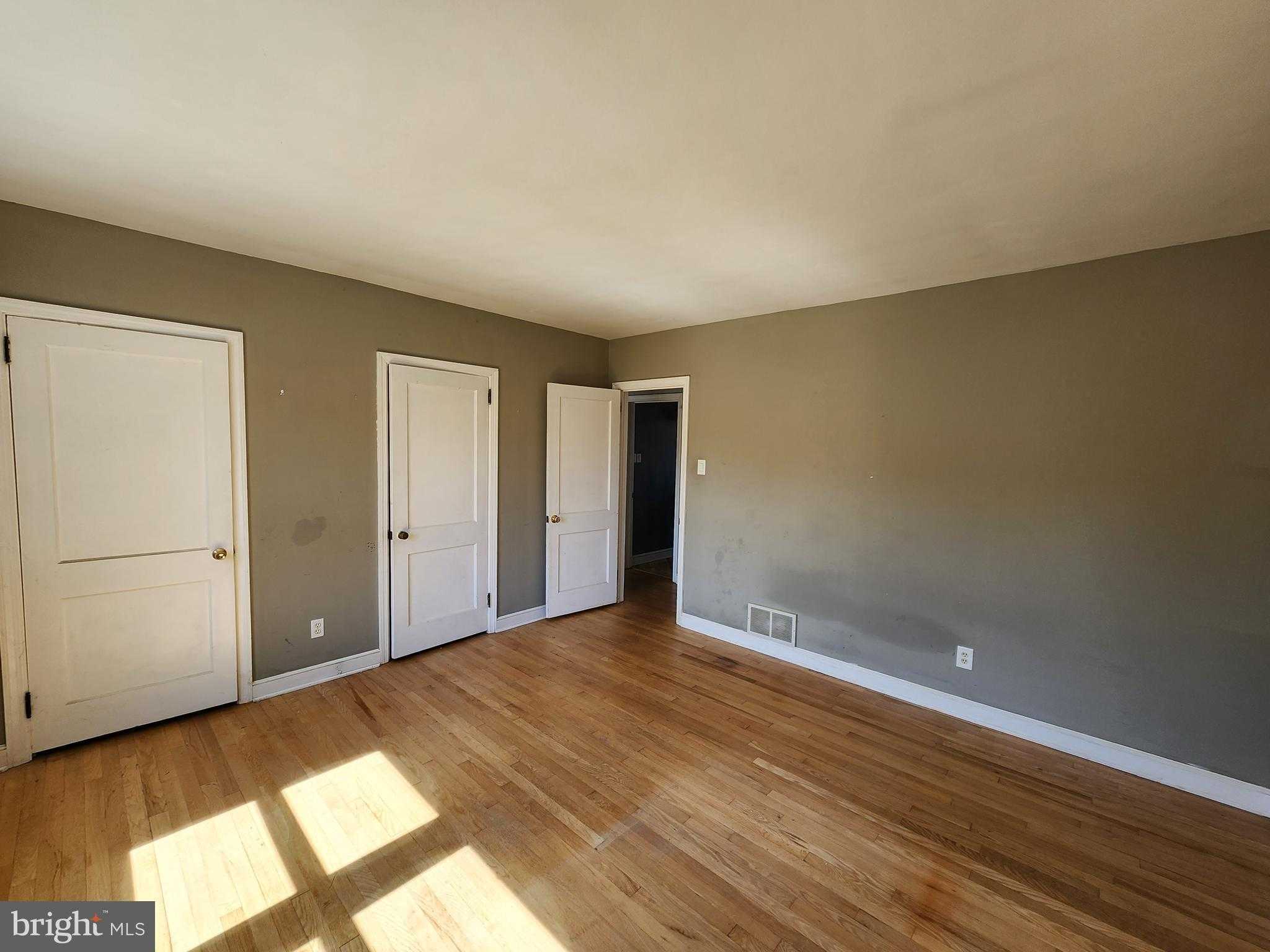 805 Linwood St photo 10