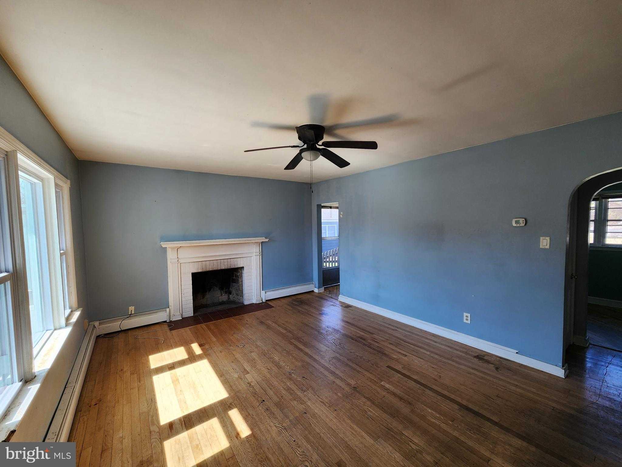 805 Linwood St photo 4