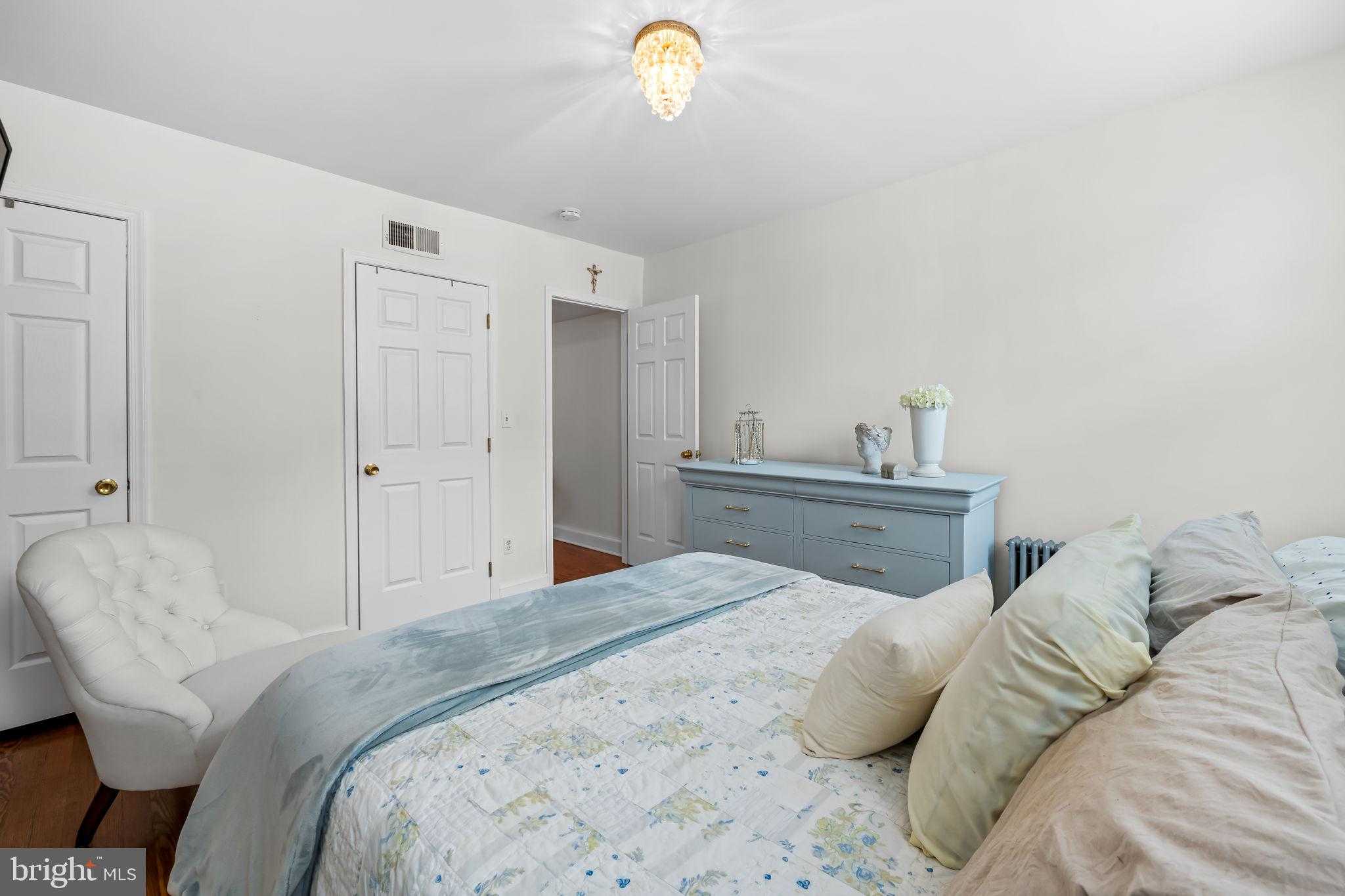 307 S Exeter St photo 26