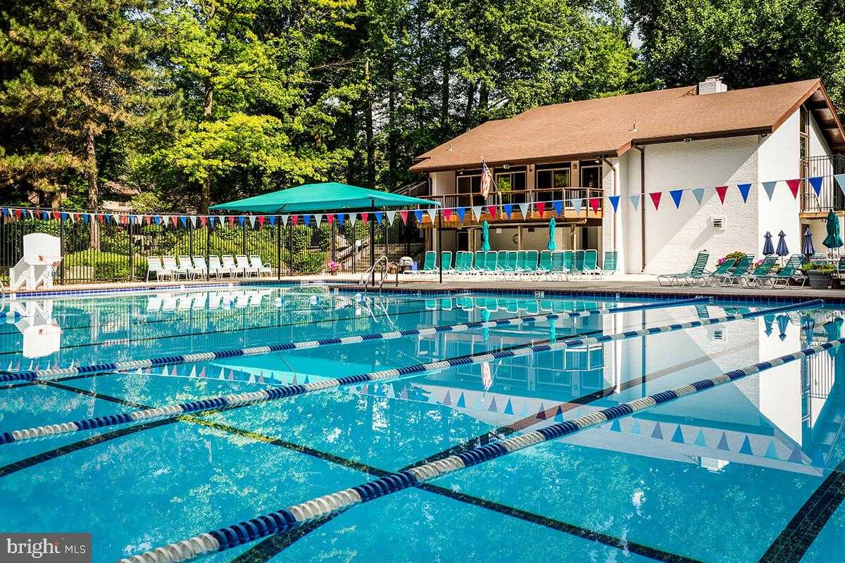 302 New Mark Esplanade photo 7