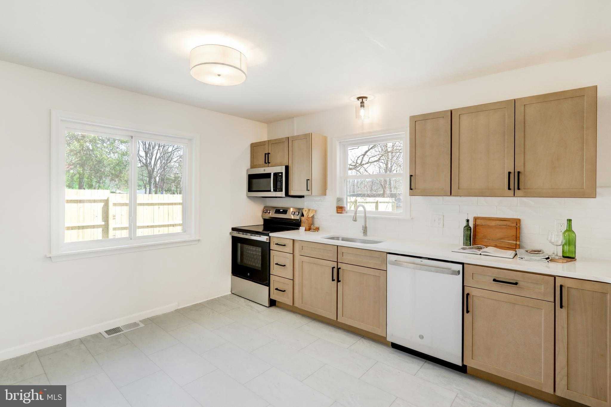 8077 Fox Mill Rd photo 9