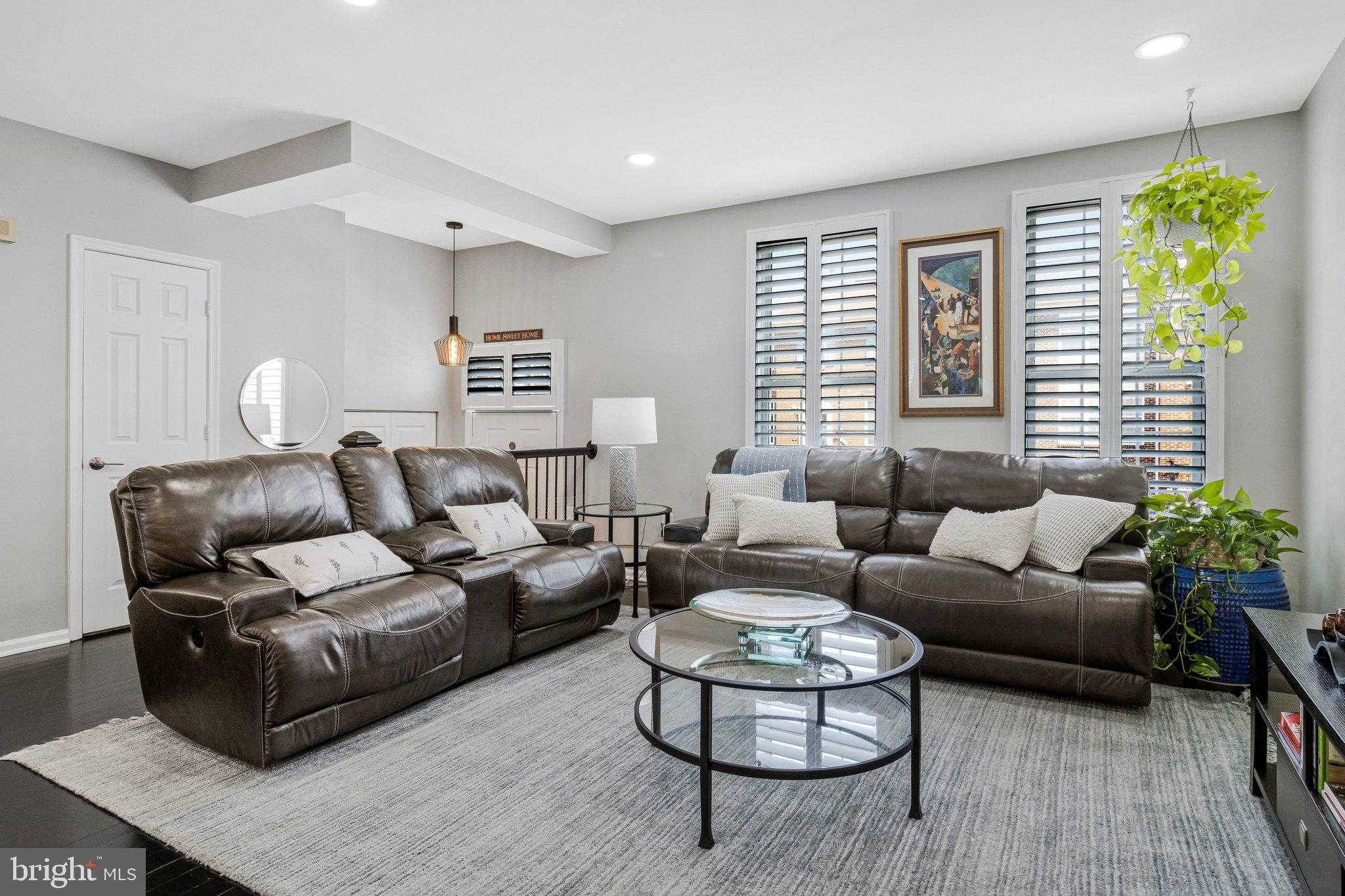 7406 Roudsby CT photo 2