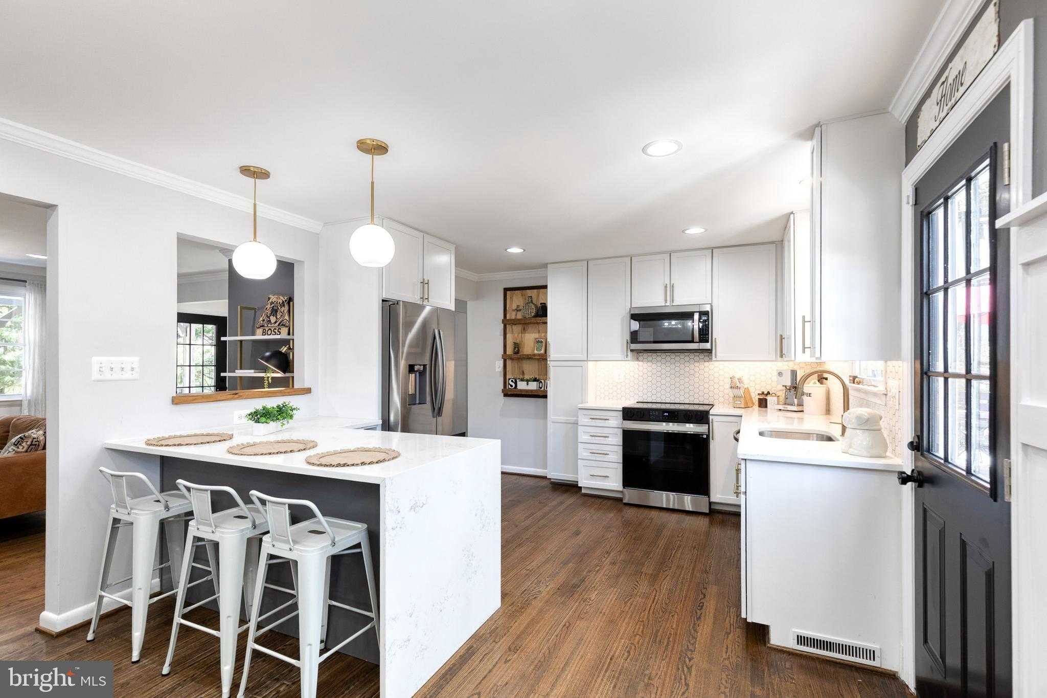 905 E Seminary Ave photo 13