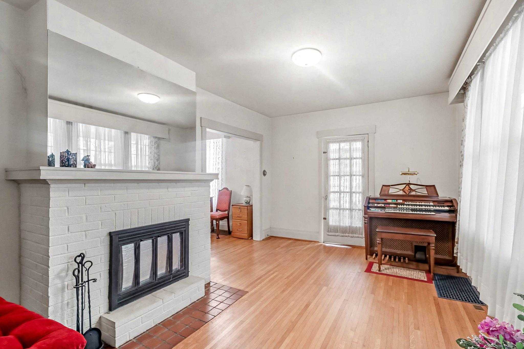 3008 George St photo 7